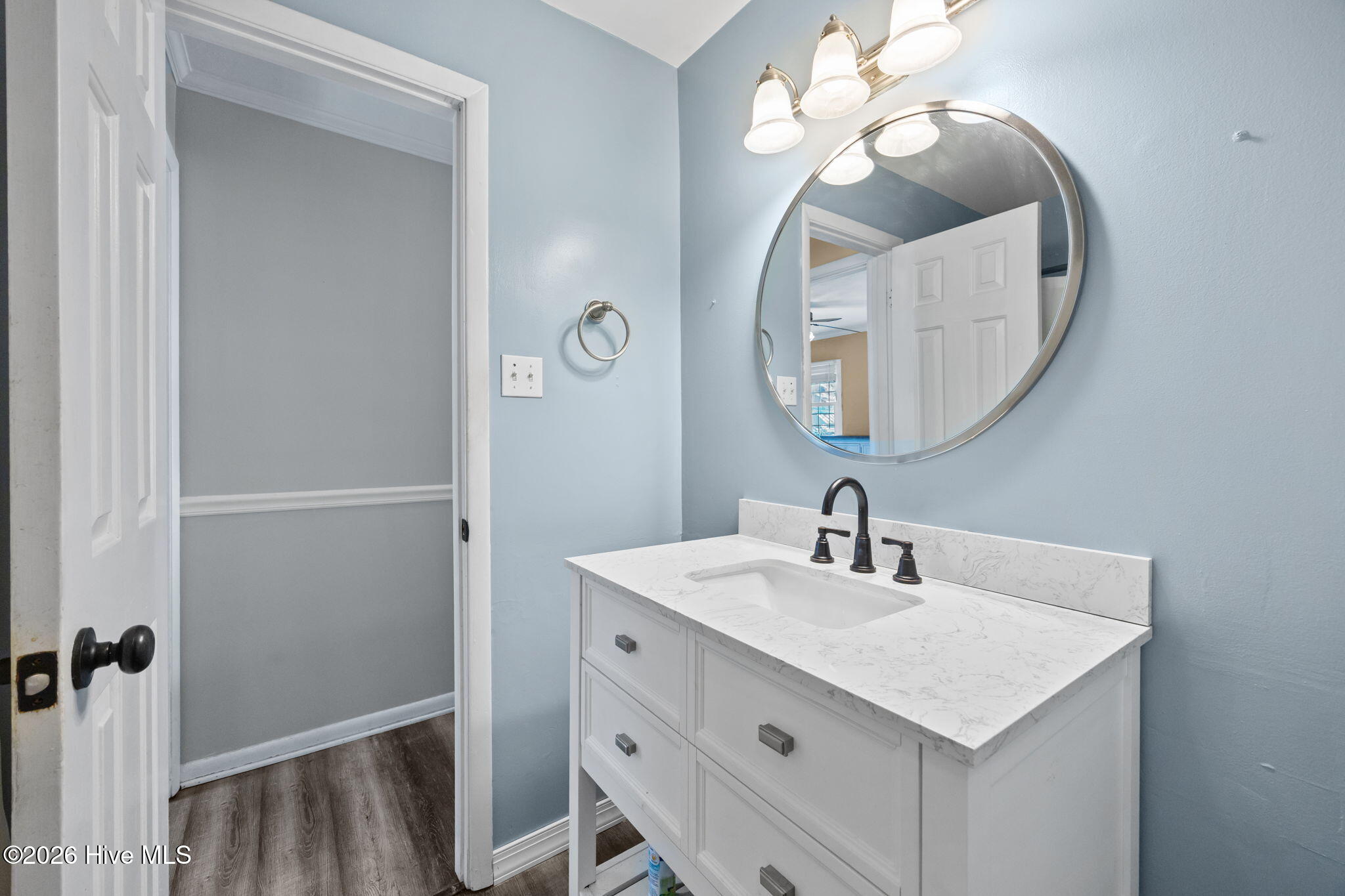 100553849 | Photo 29