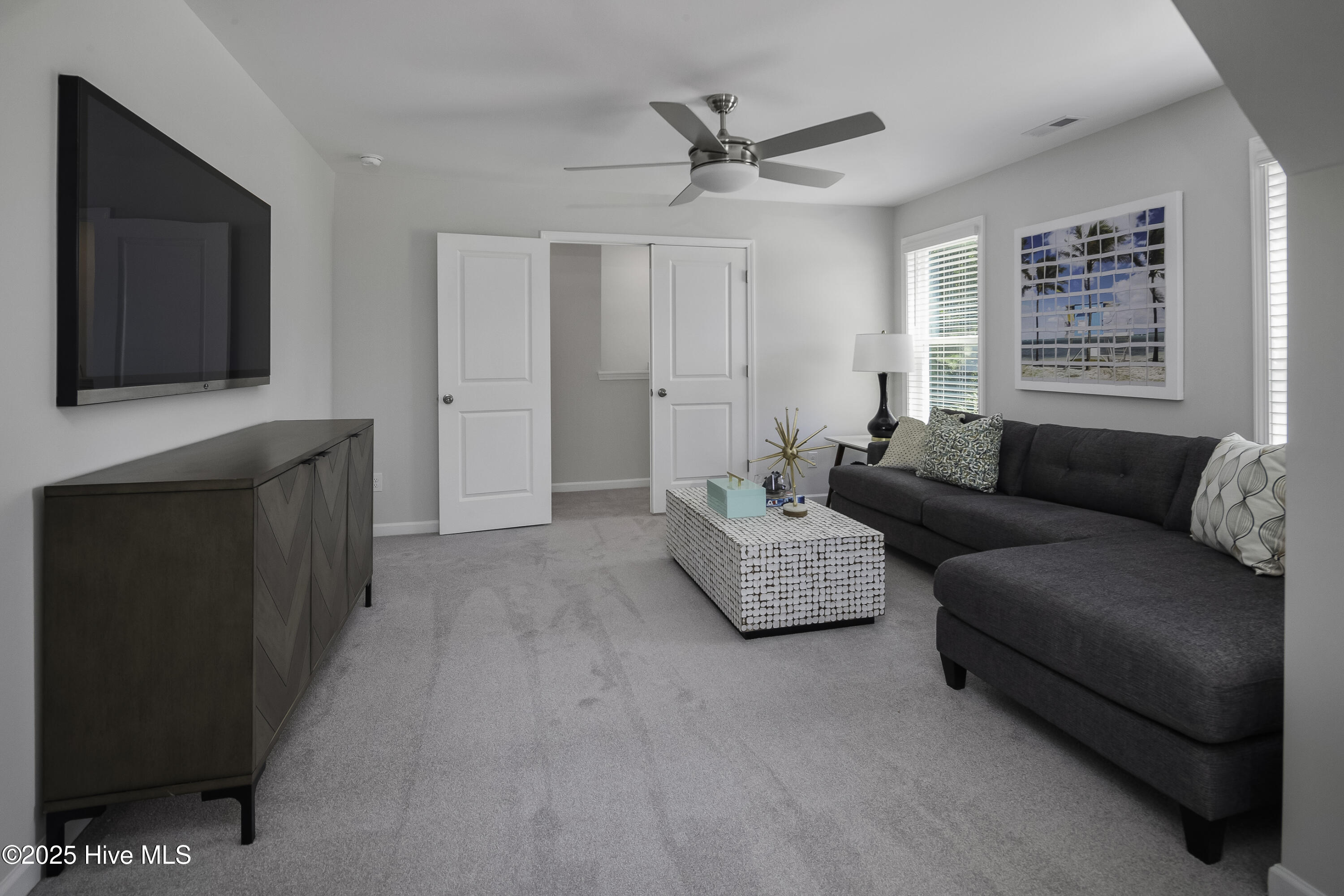 100522171 | Photo 12