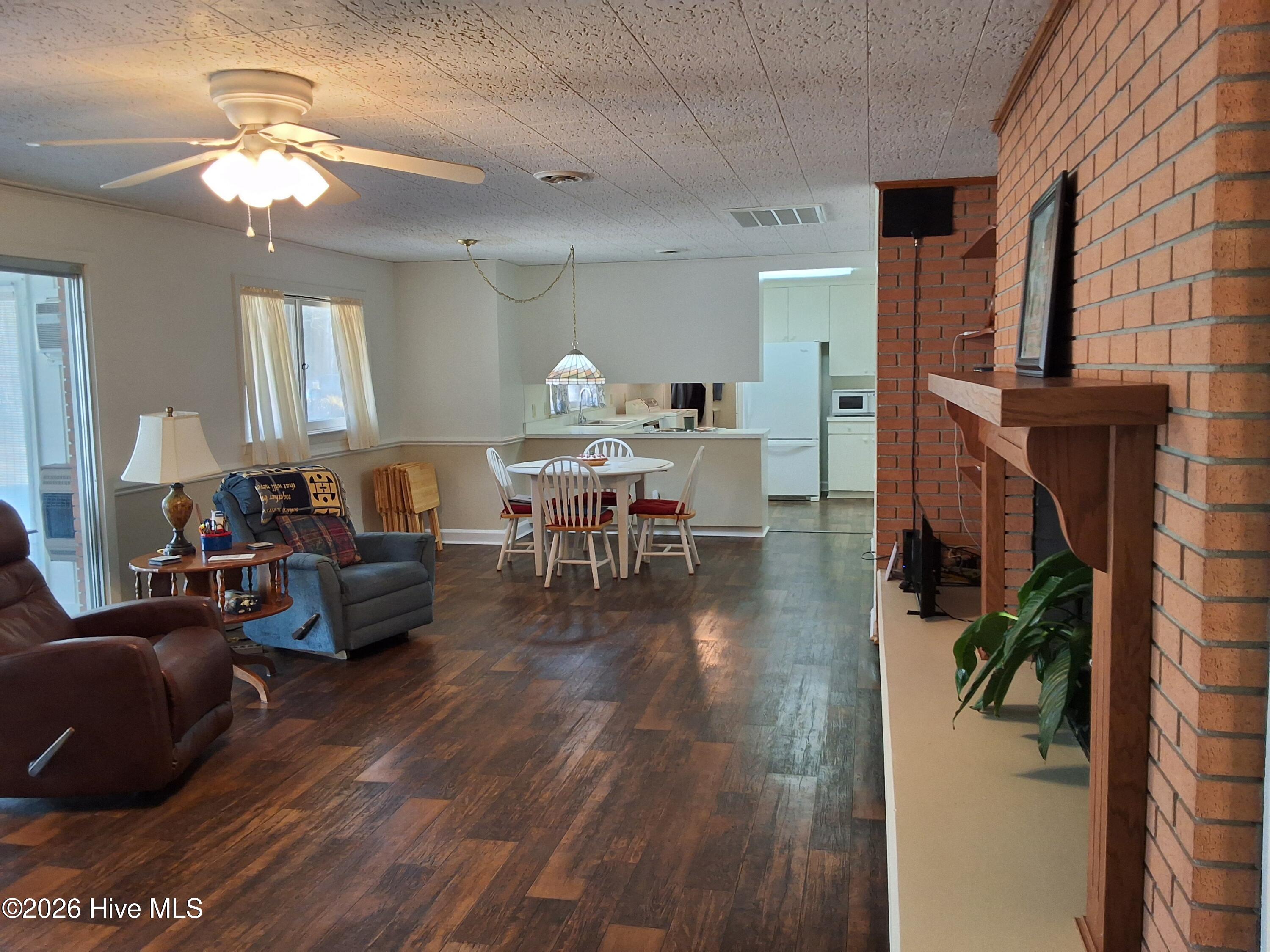 100554569 | Photo 20