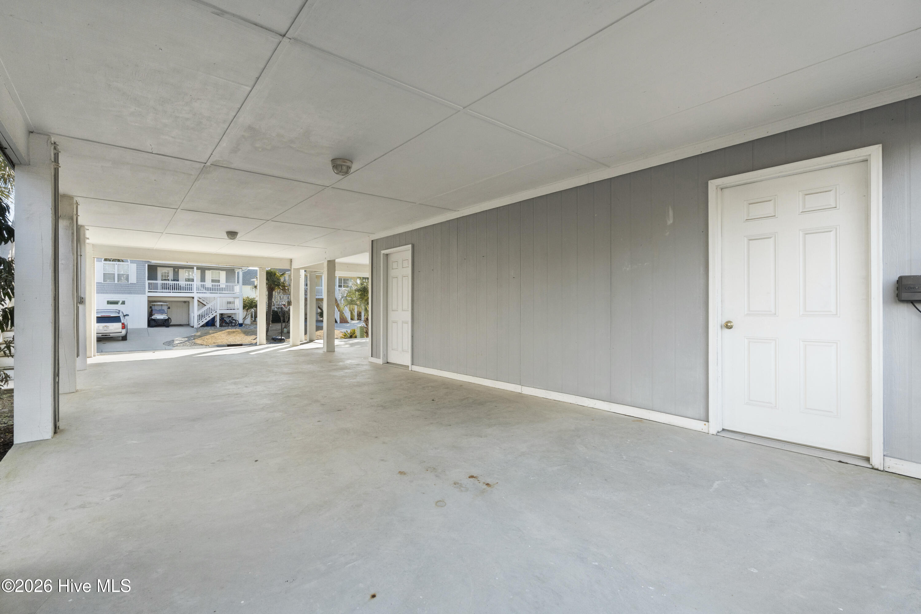 100554105 | Photo 27