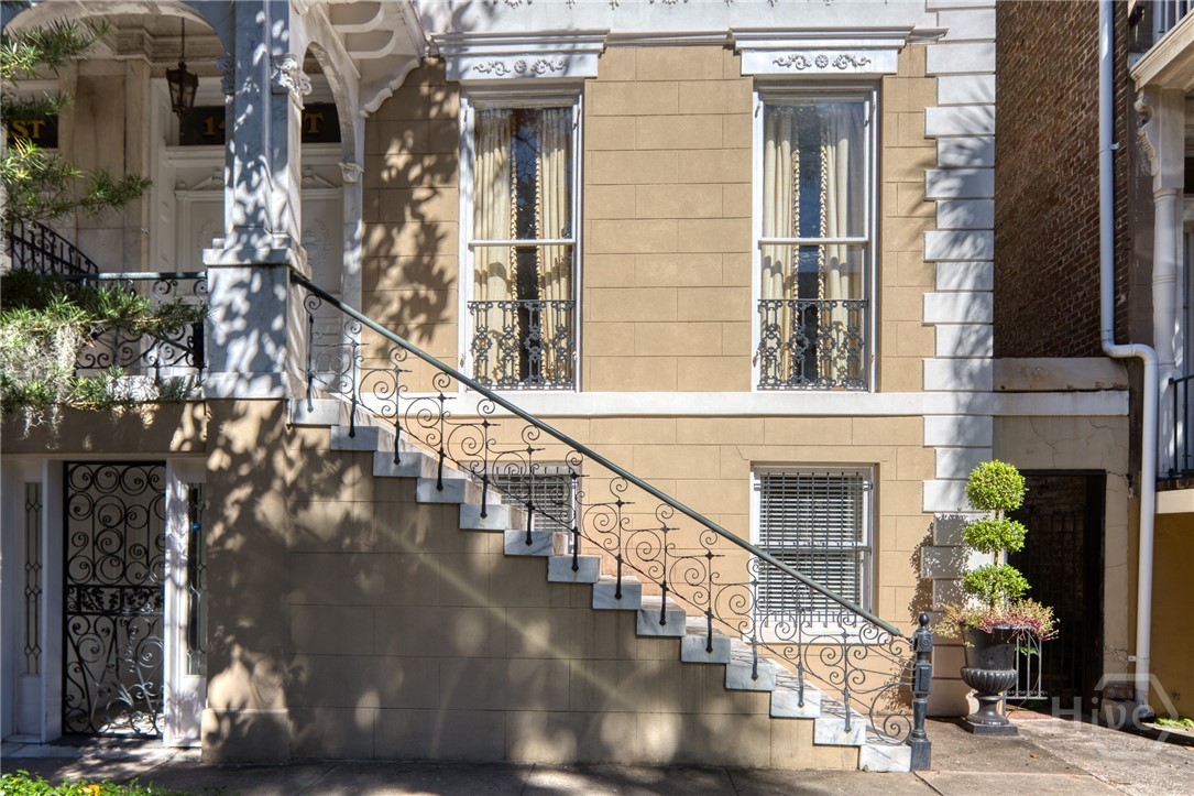 14 E Taylor Street, Savannah, GA, 31401