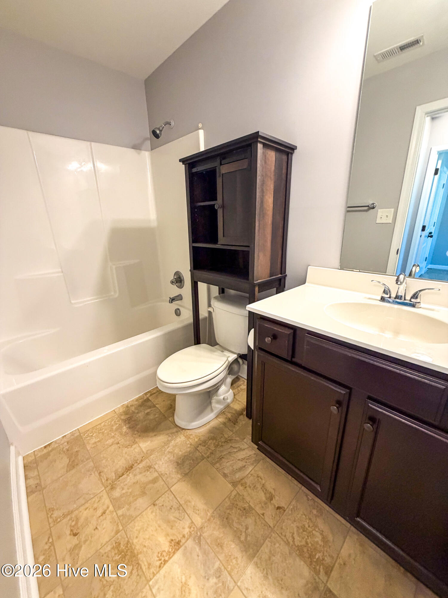 100568057 | Photo 12