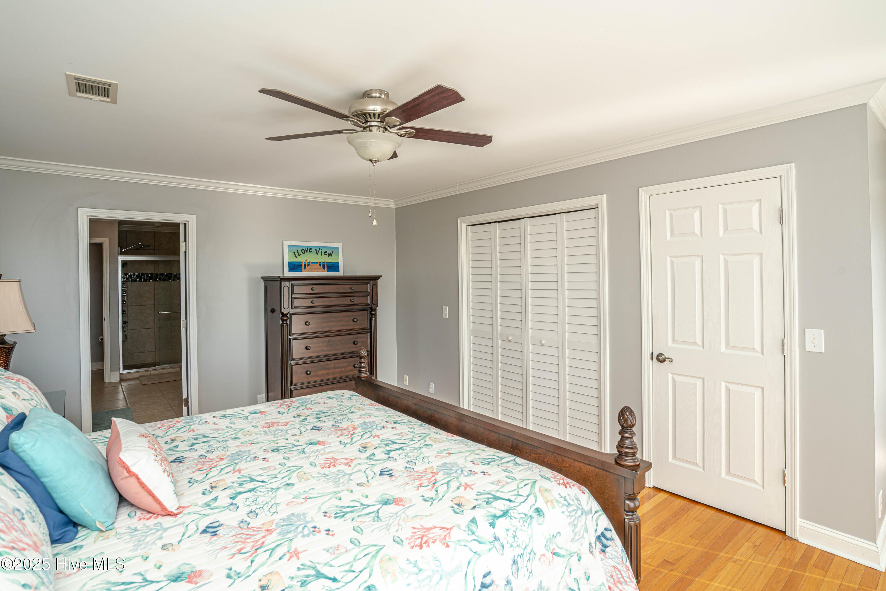 100539099 | Photo 54