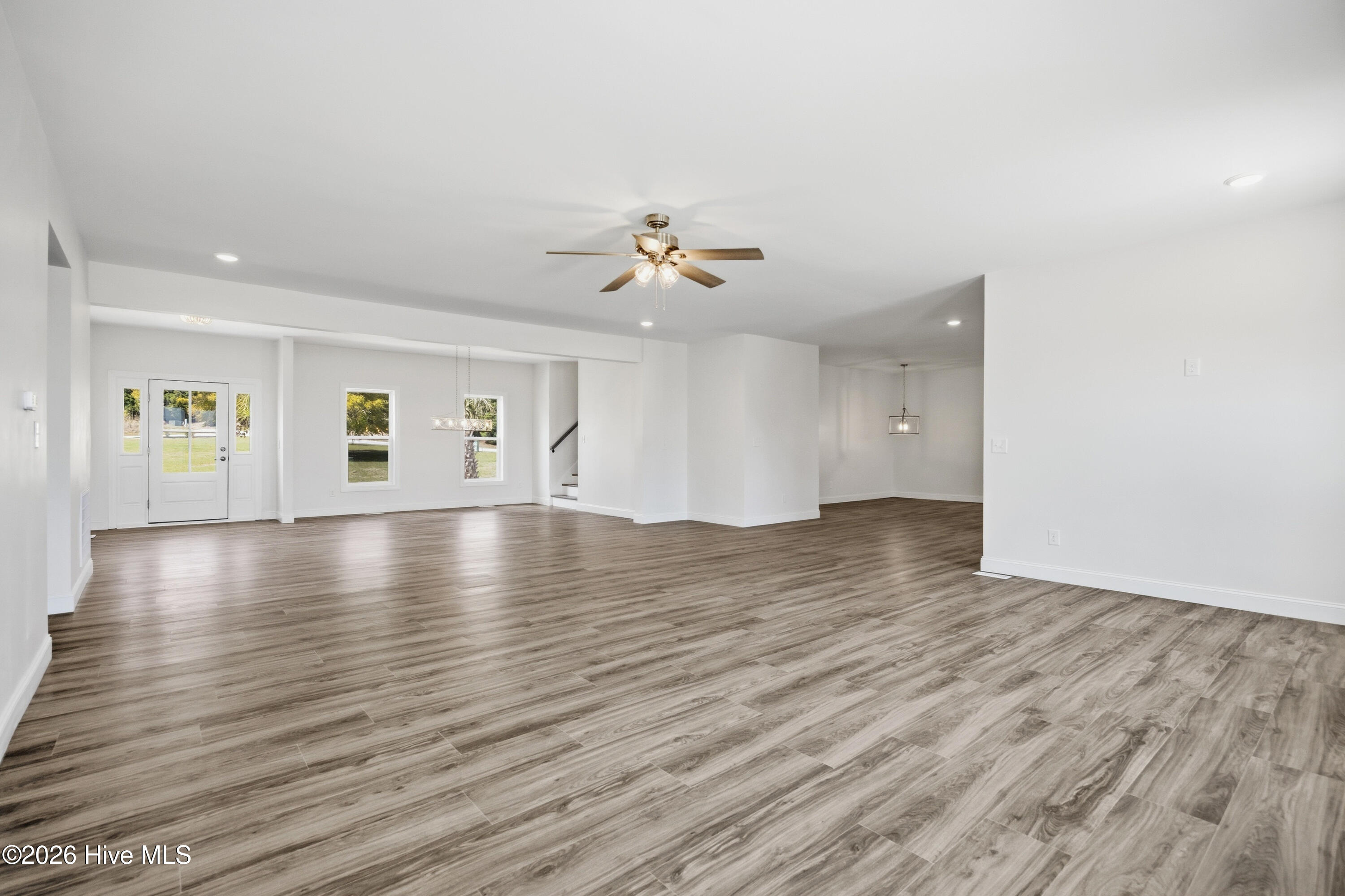 100569941 | Photo 18