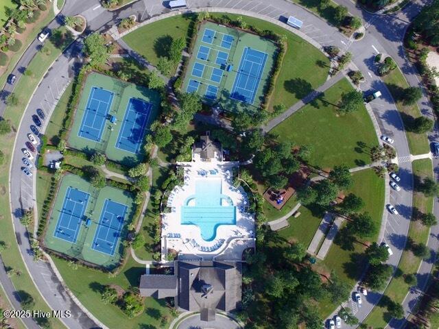 100547975 | Photo 38