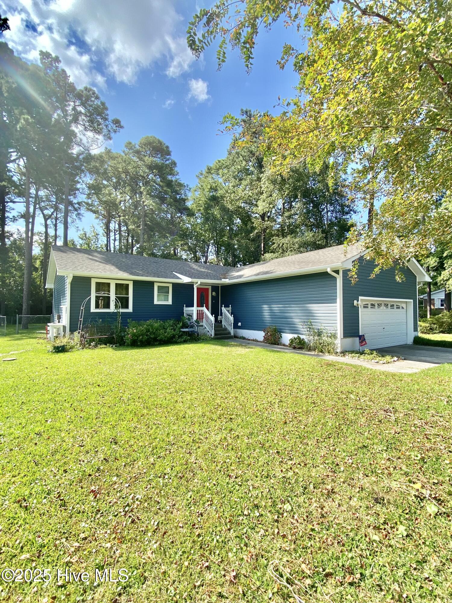 Homes for sale in Morehead City, NC | 3707 Country Club Rd, Morehead City, NC 28557 | MLS# 100529550