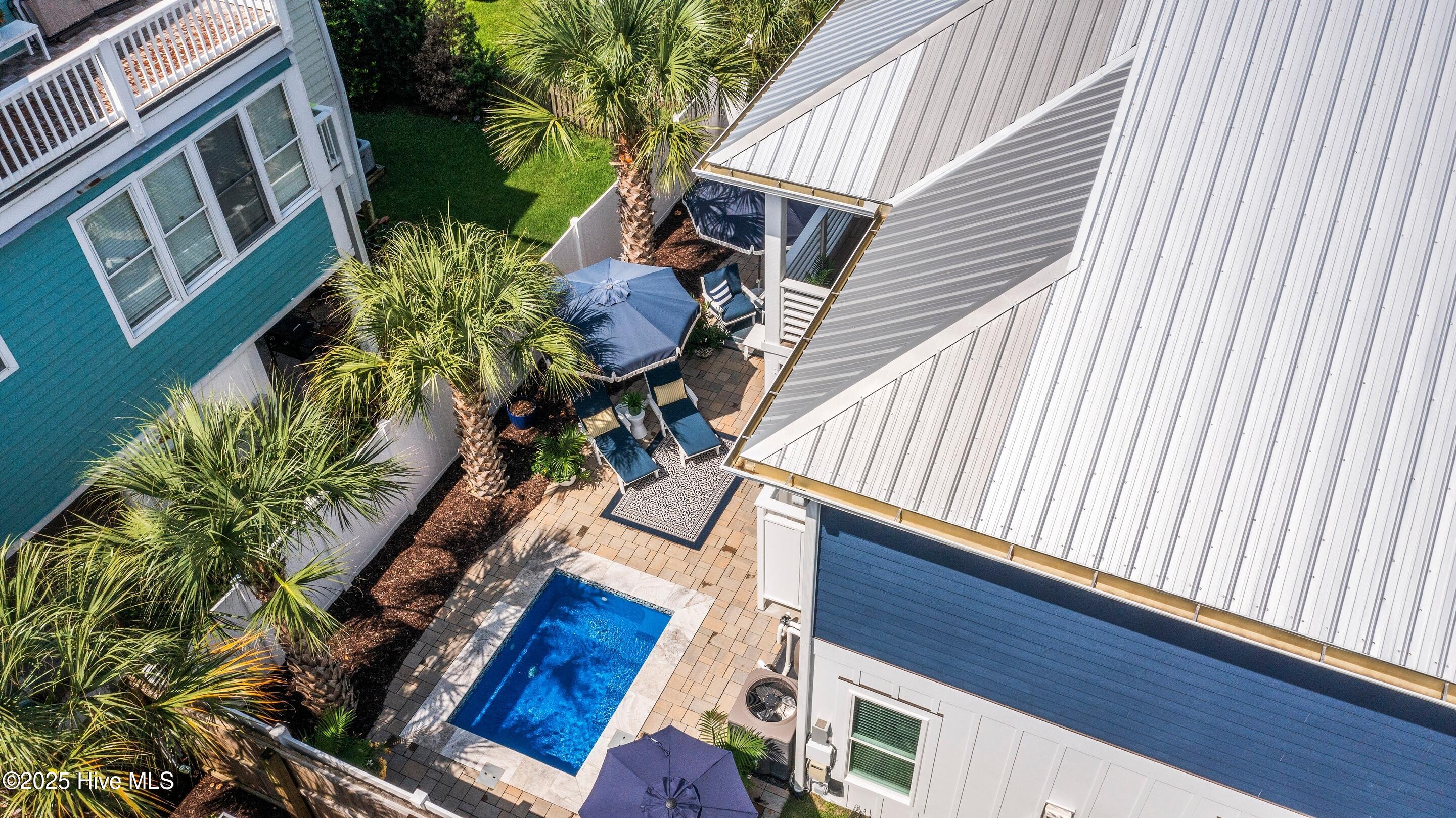 100532410 | Photo 97