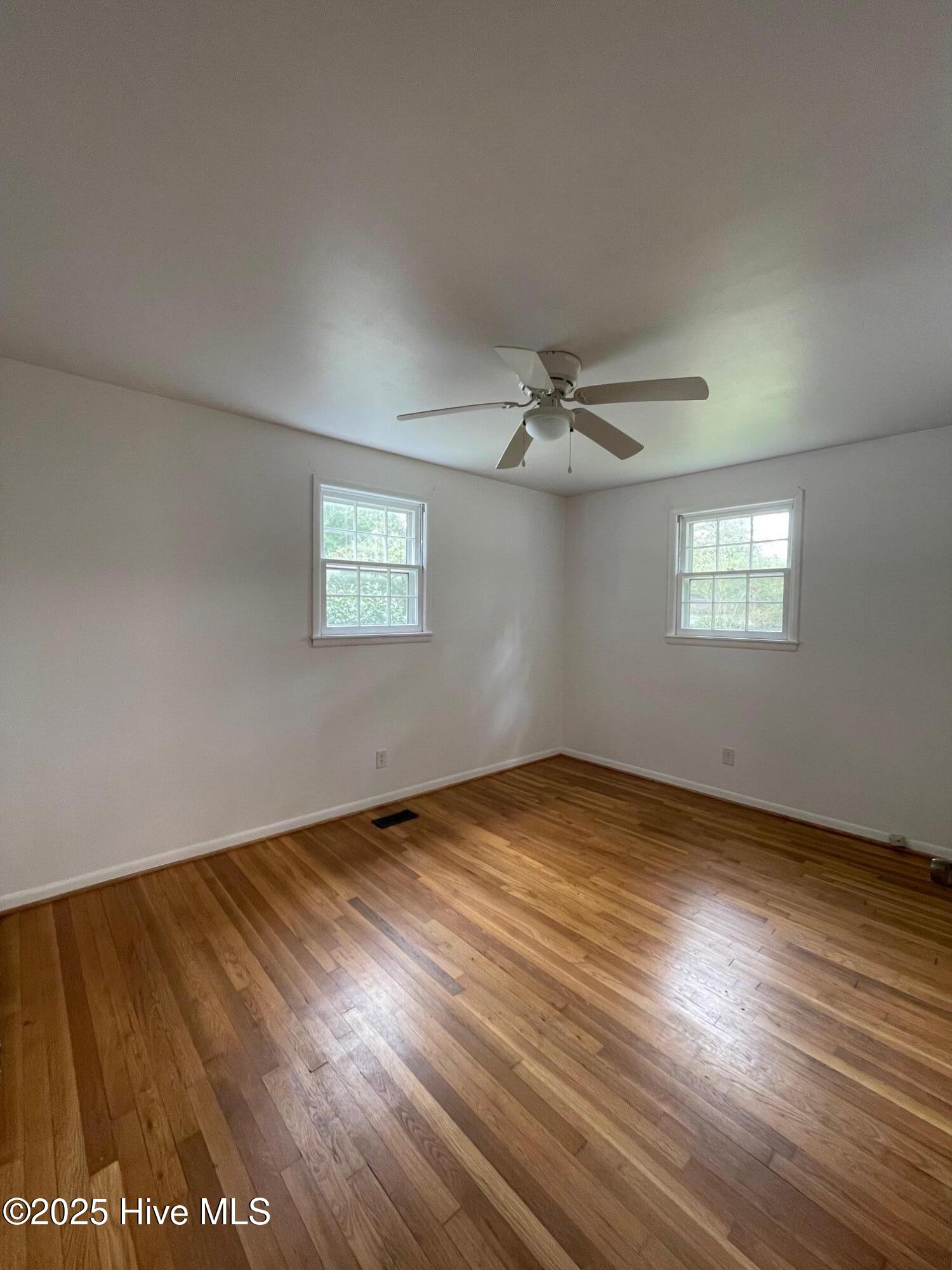 100549646 | Photo 13