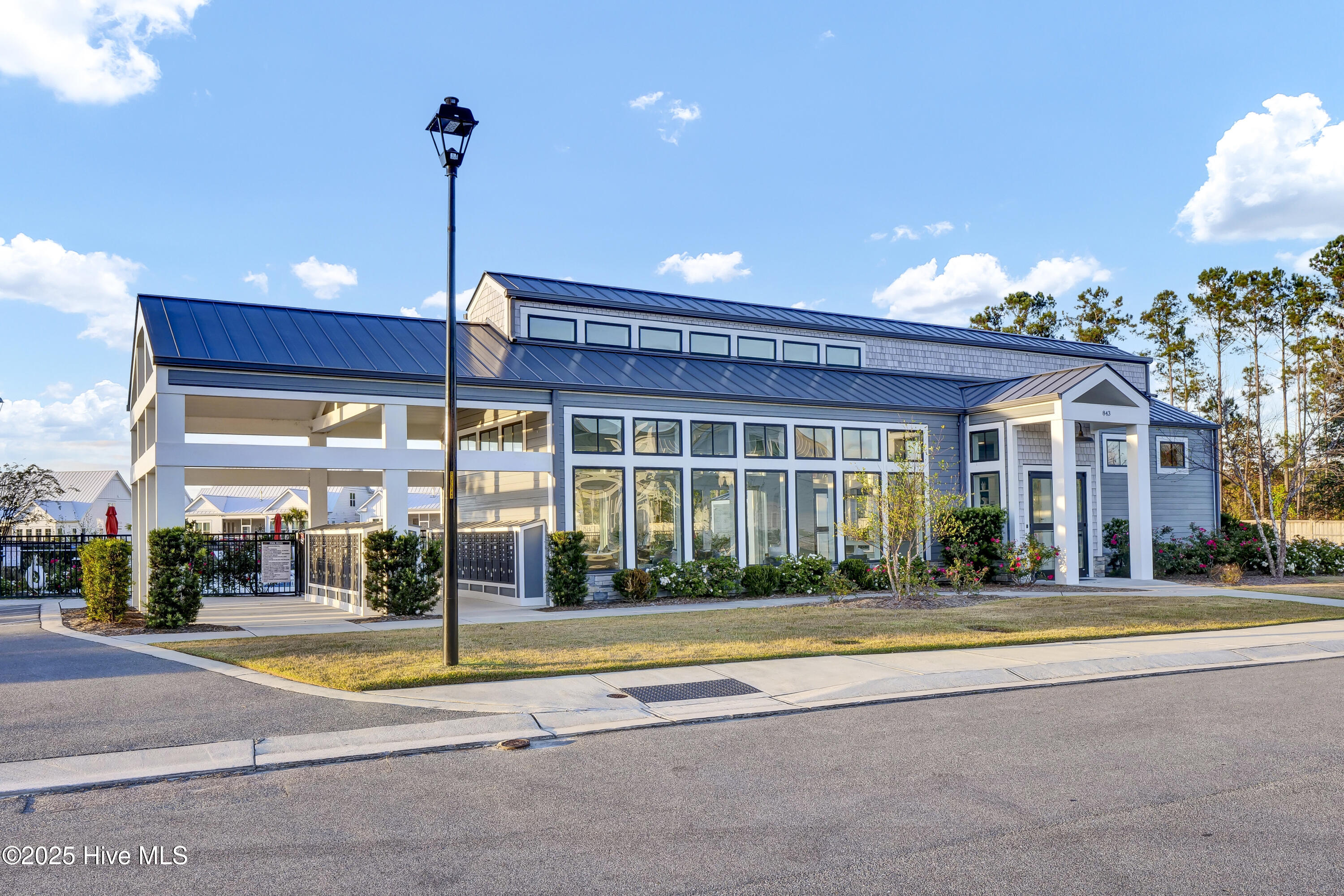 100523935 | Photo 70