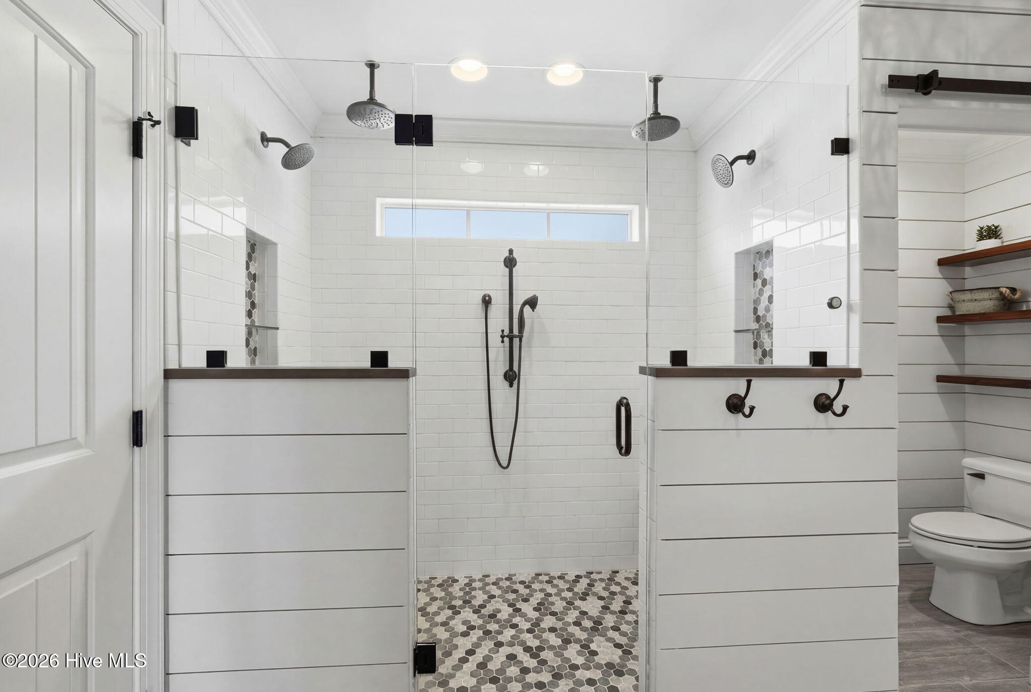 100563483 | Photo 18