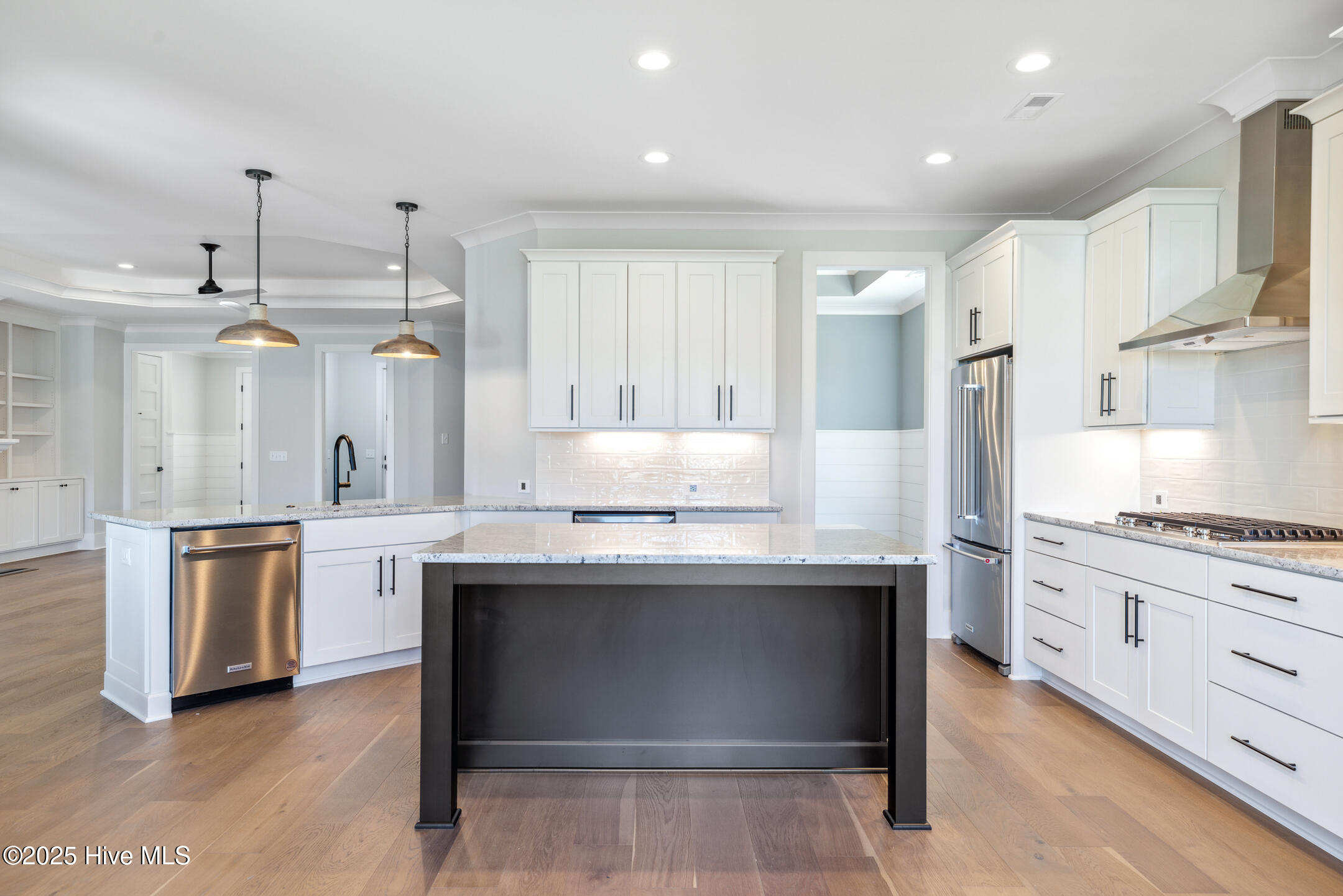 100461244 | Photo 33