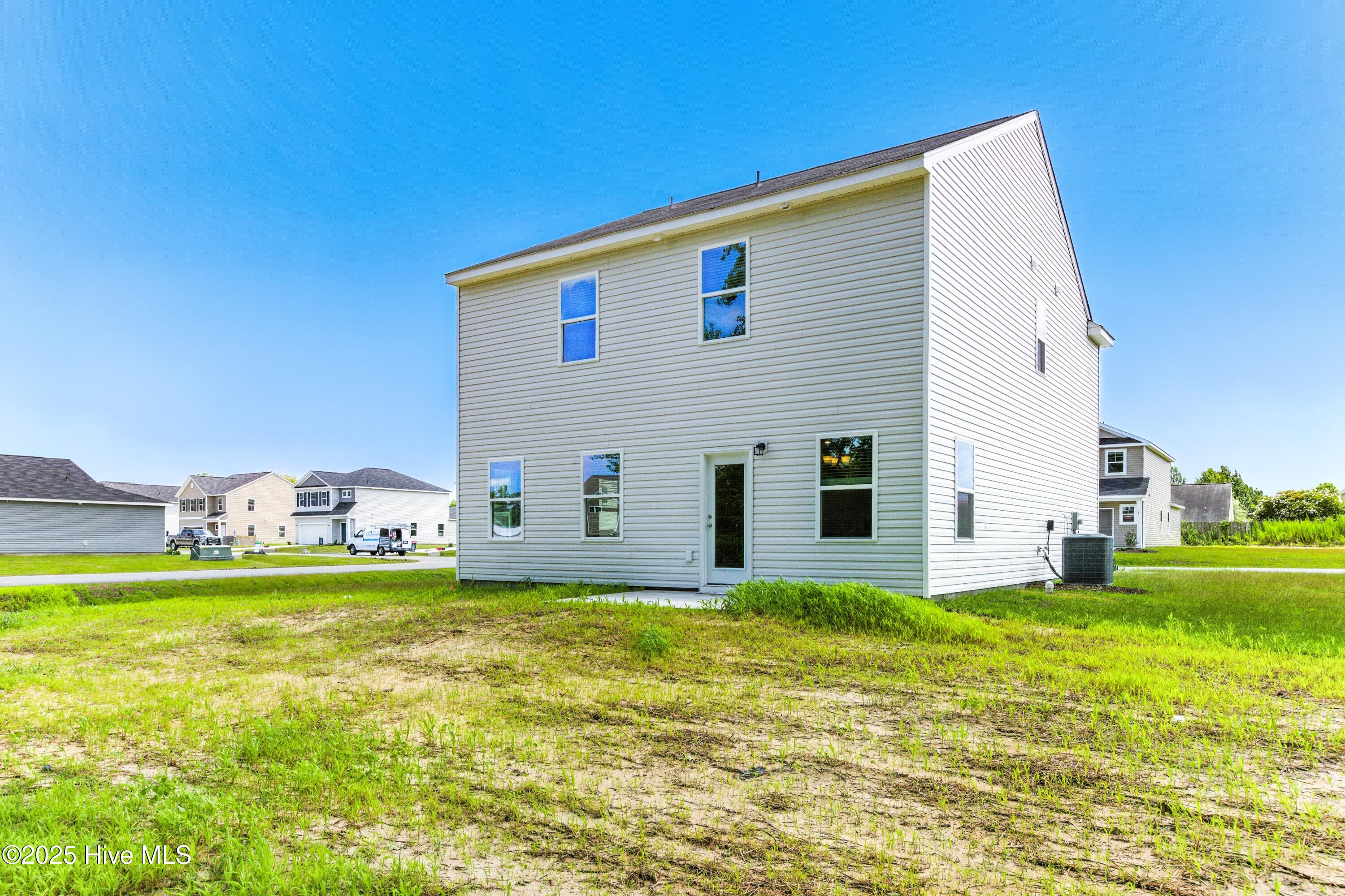 100538143 | Photo 33