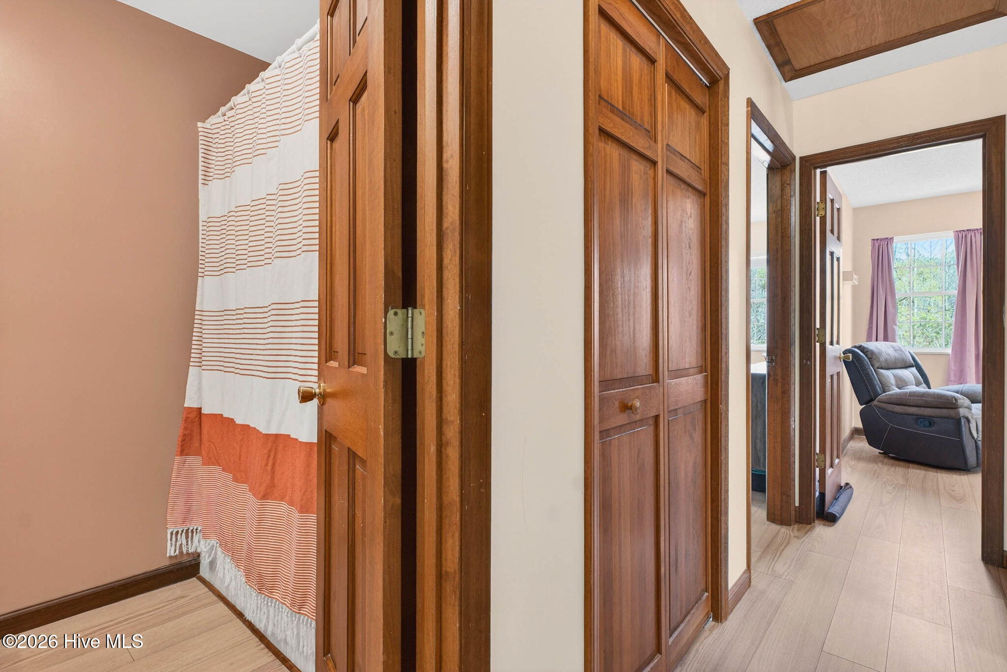 100561895 | Photo 19