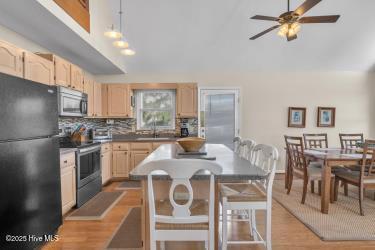 100510345 | Photo 10