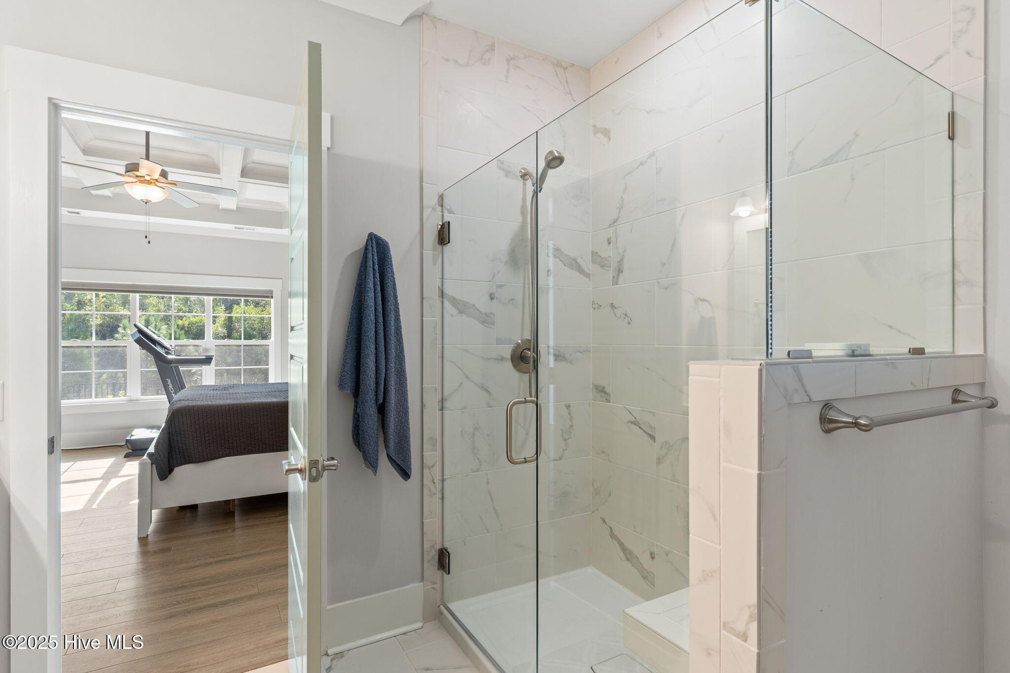 100534484 | Photo 47