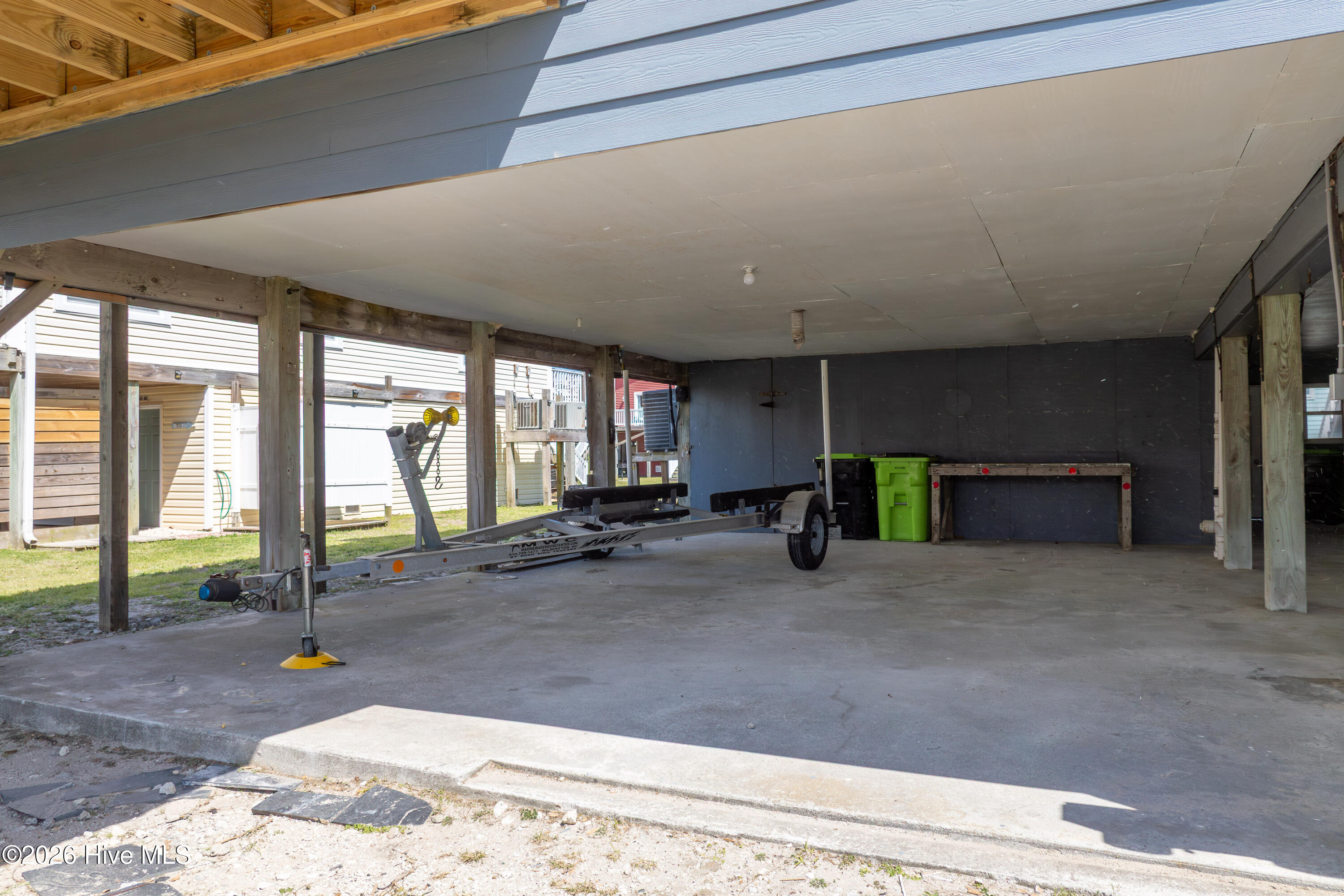 100489747 | Photo 24