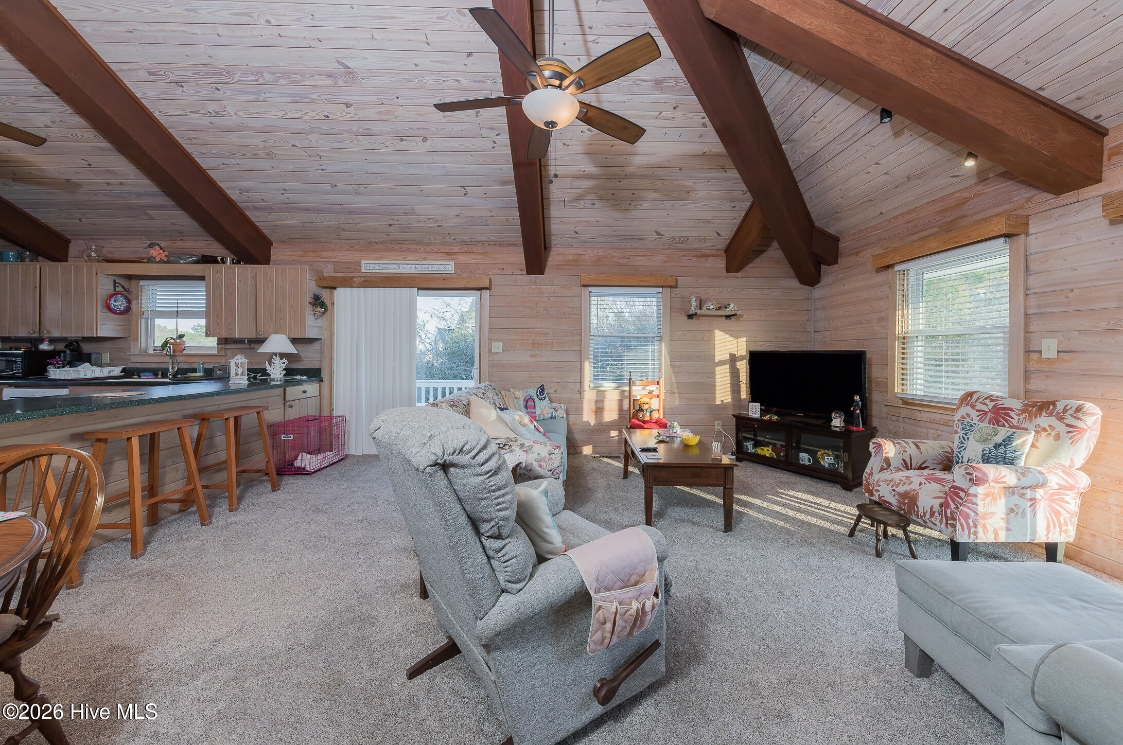 100560422 | Photo 47