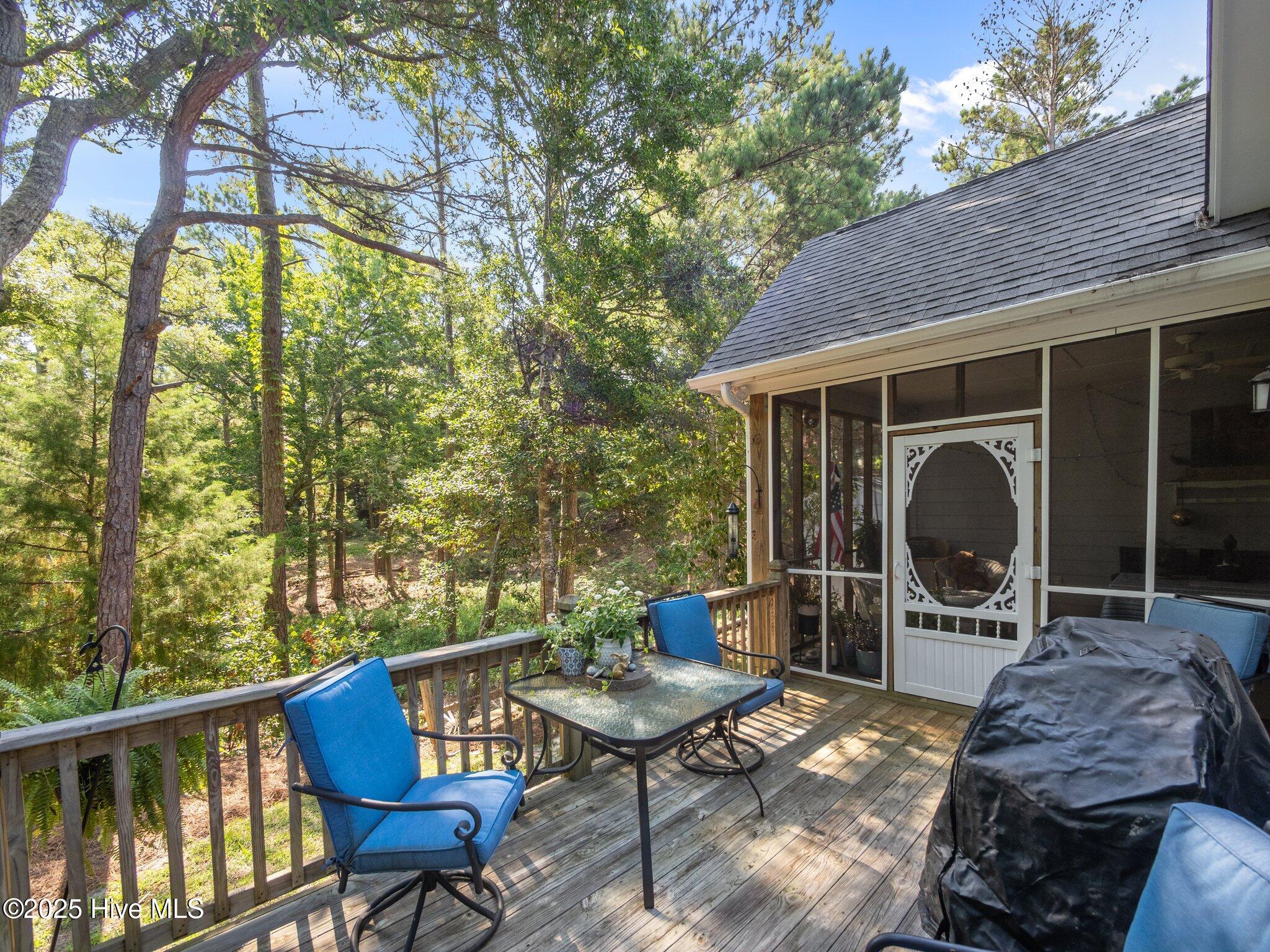 100519195 | Photo 42