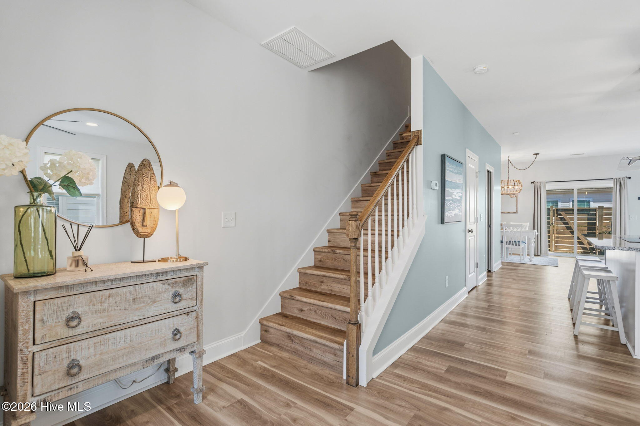 100558754 | Photo 16