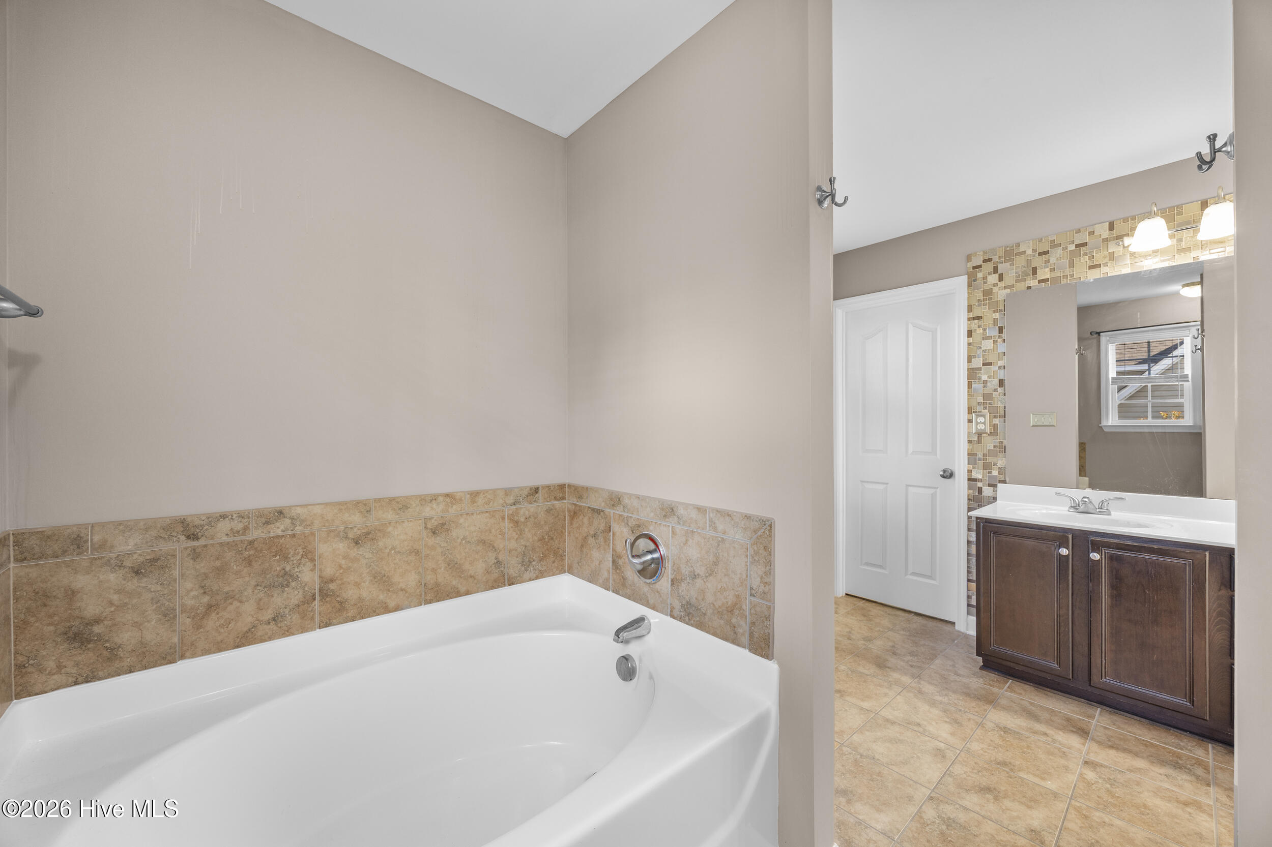 211 Wedgefield Circle,Maple Hill