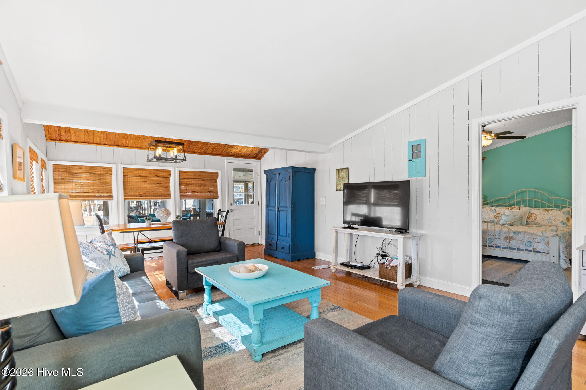 100554789 | Photo 12