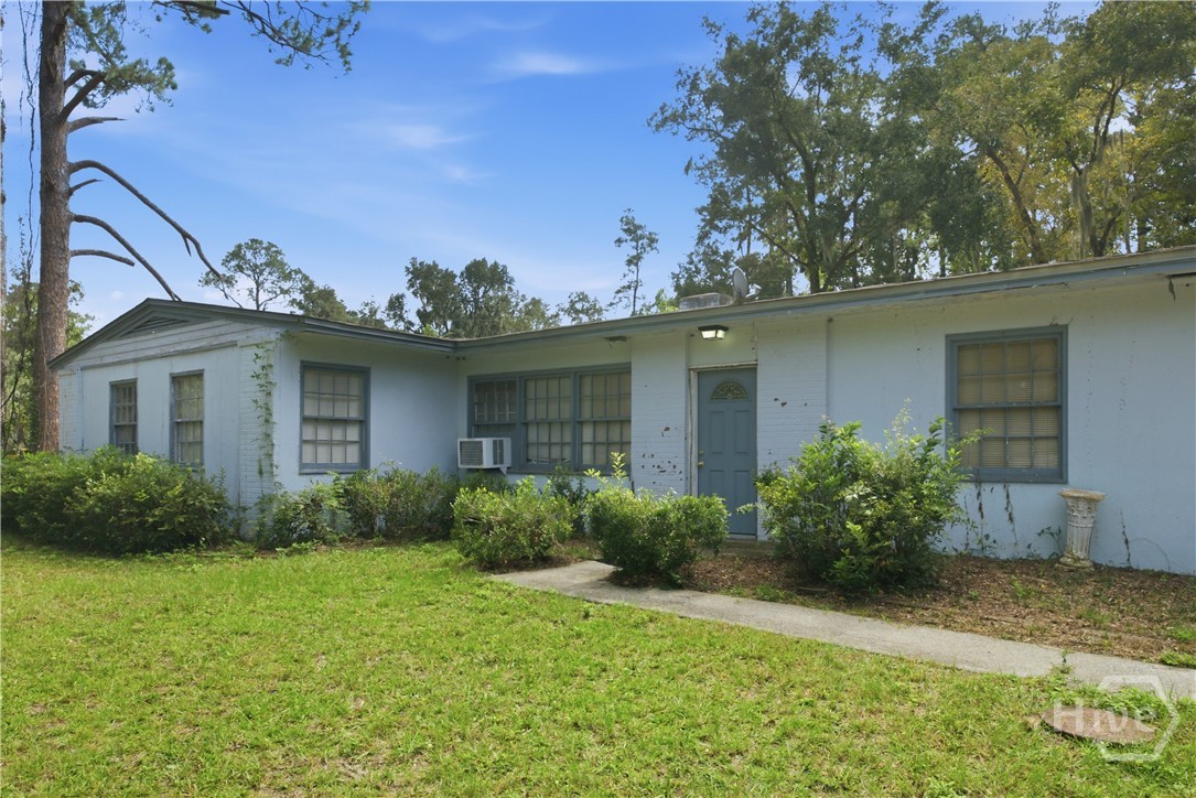 Photo 1 of Single family home for sale at 701 Highland Dr, Savannah, GA 31406 | MLS# SA365949 | Listing updated on 2026-10-08