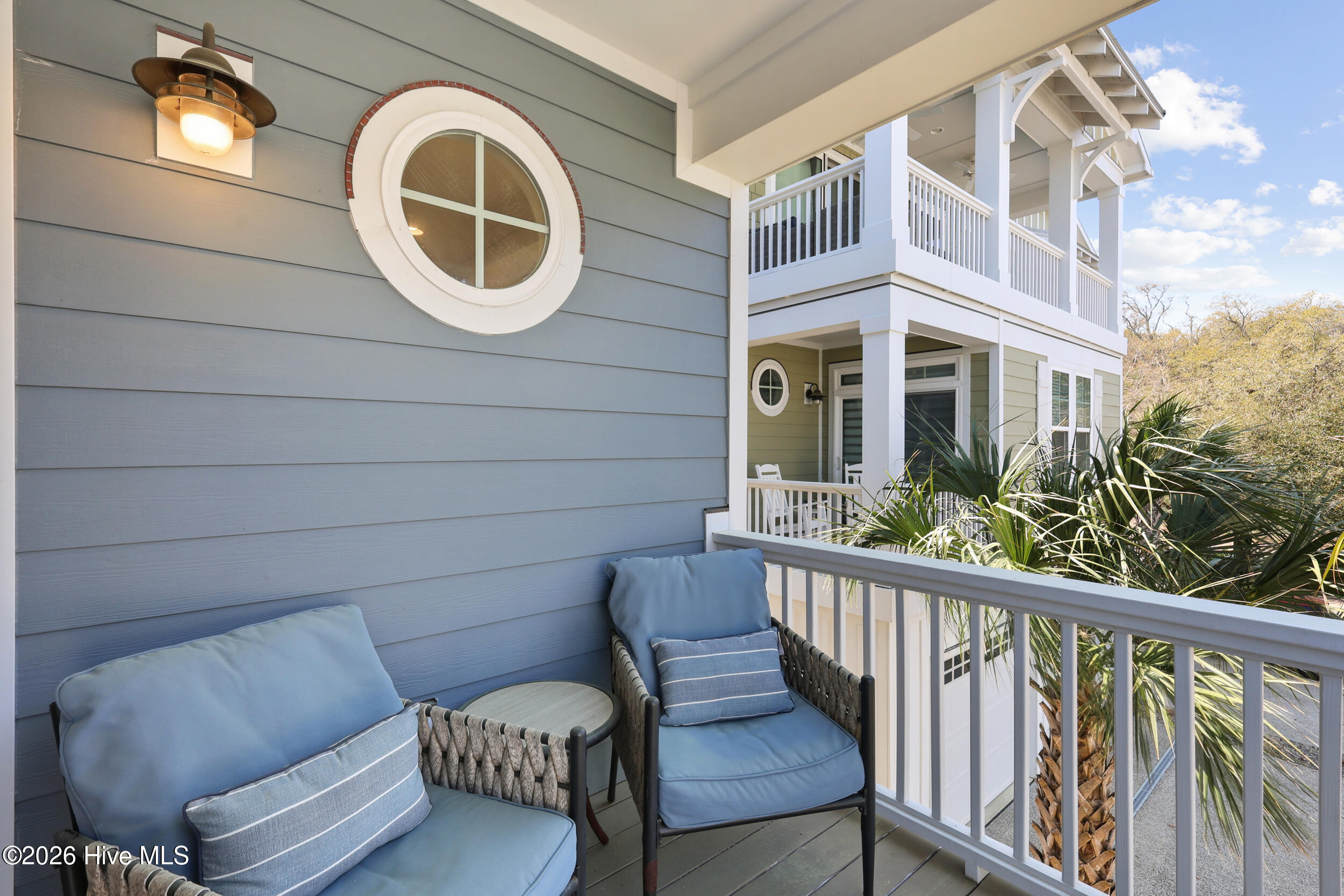 100563355 | Photo 37