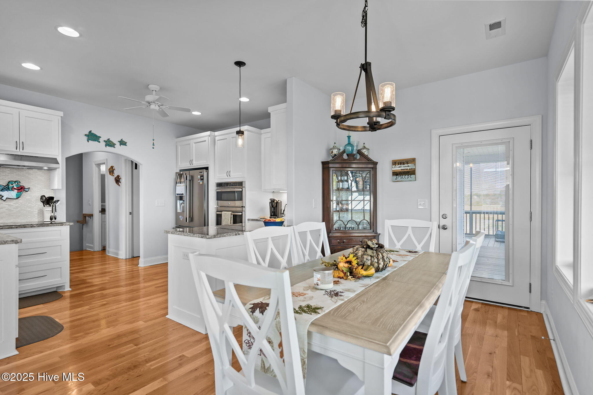 100543391 | Photo 15