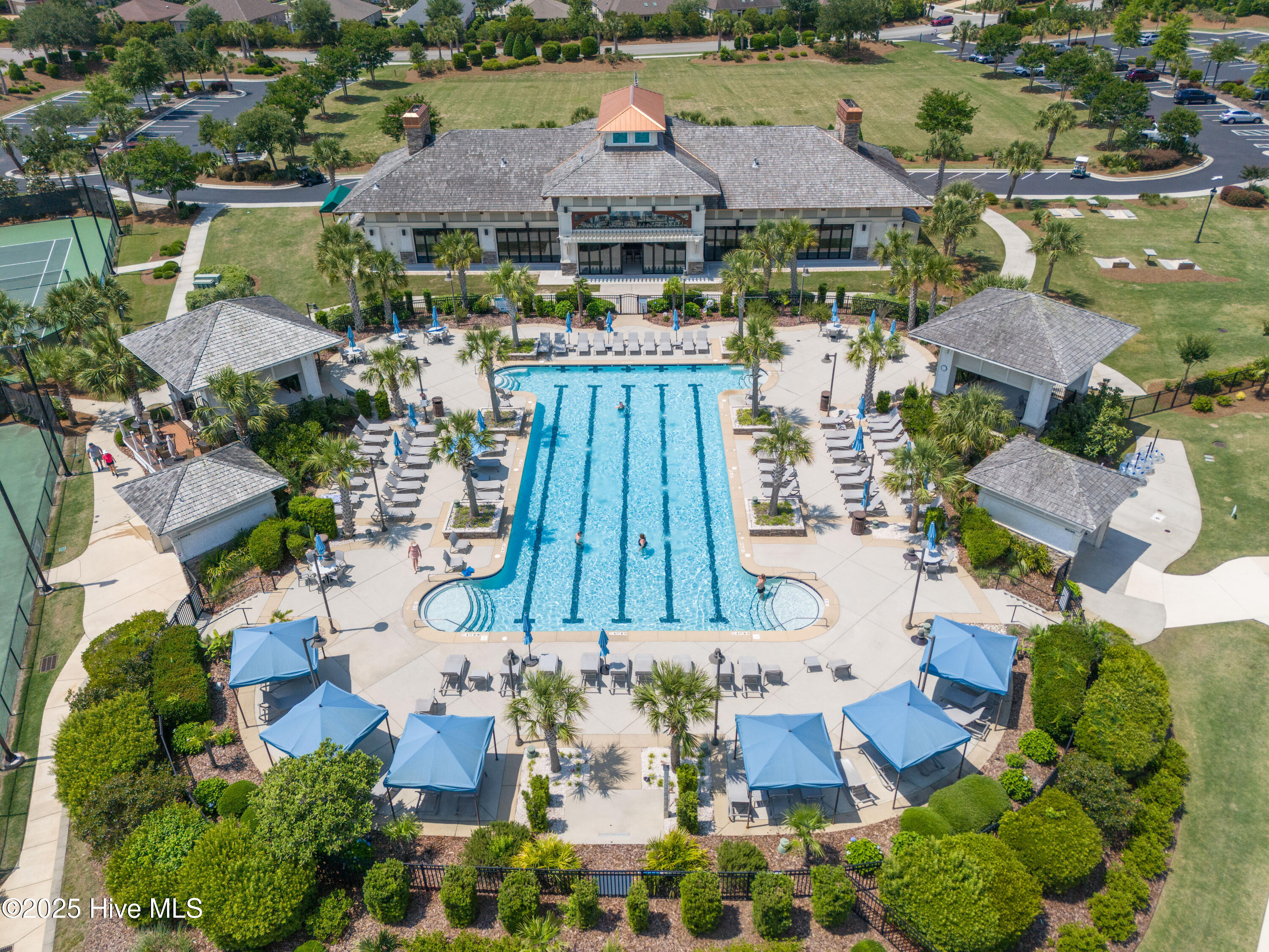 100525197 | Photo 66