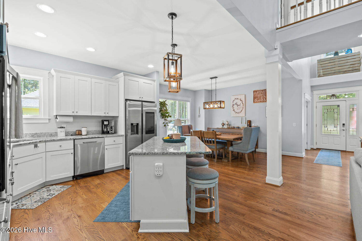 100568987 | Photo 15