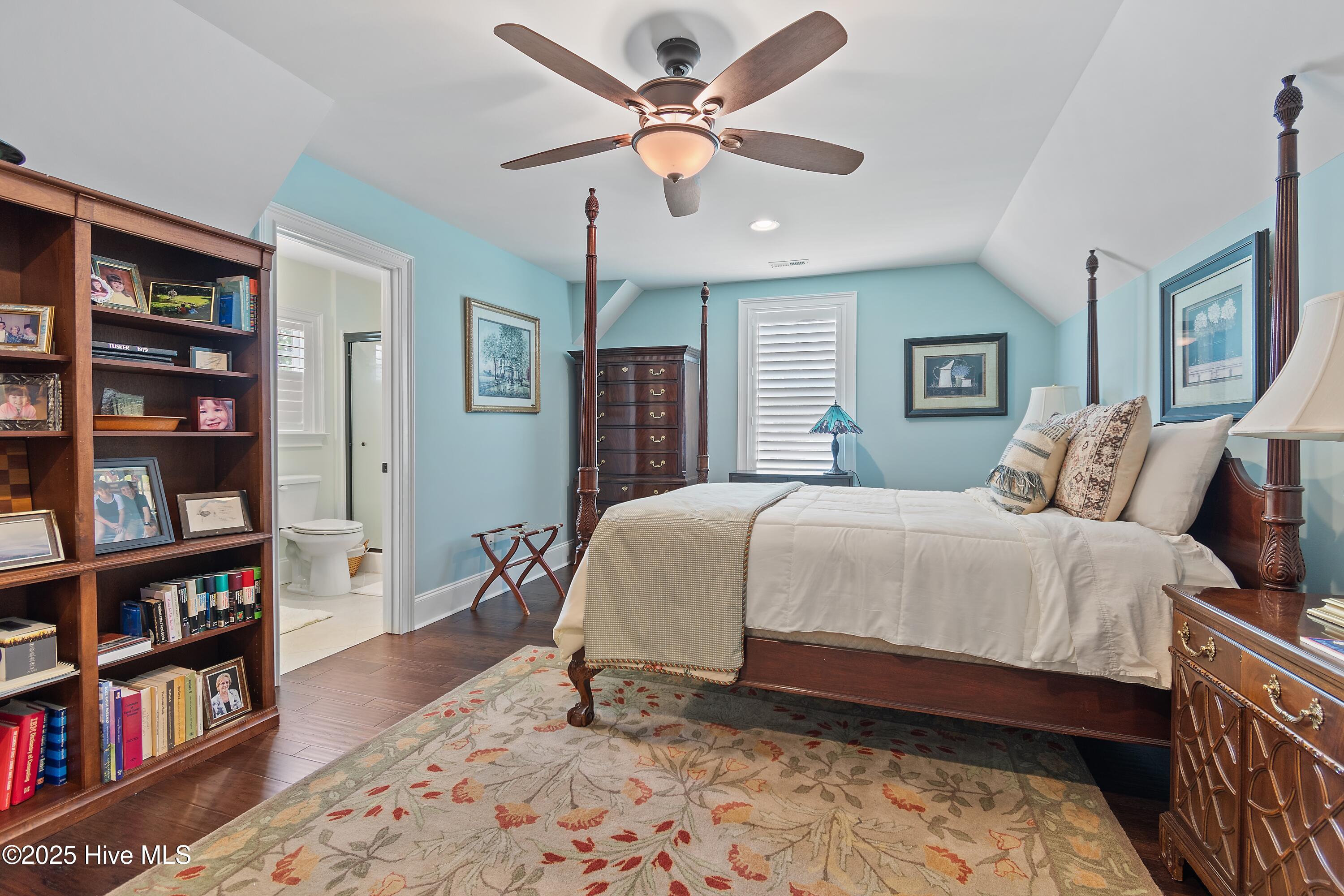 100524697 | Photo 36