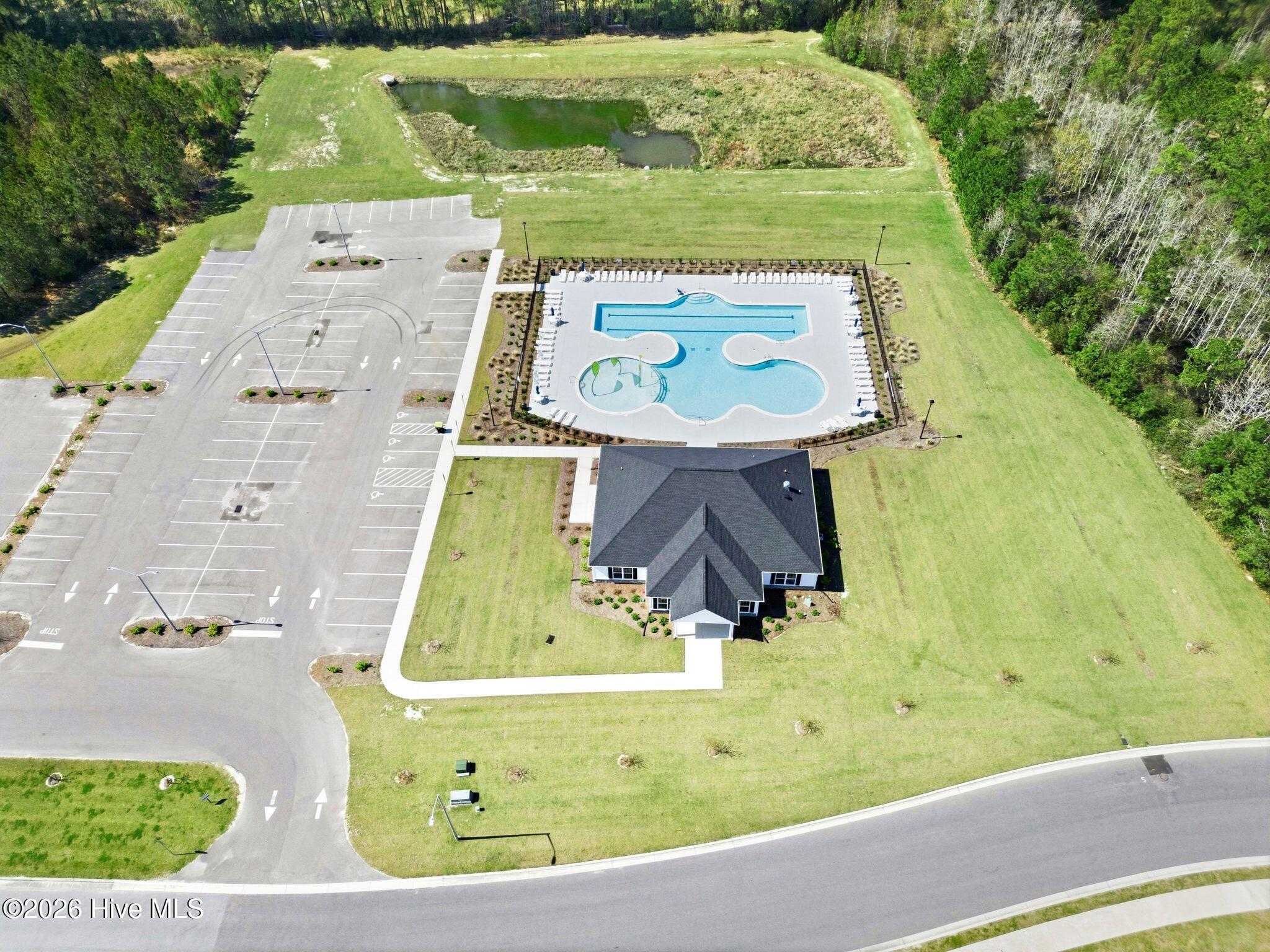 100563998 | Photo 66