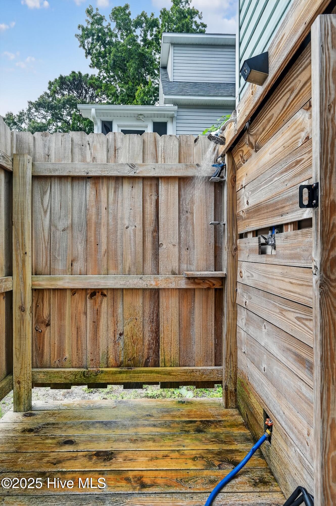 100527210 | Photo 28