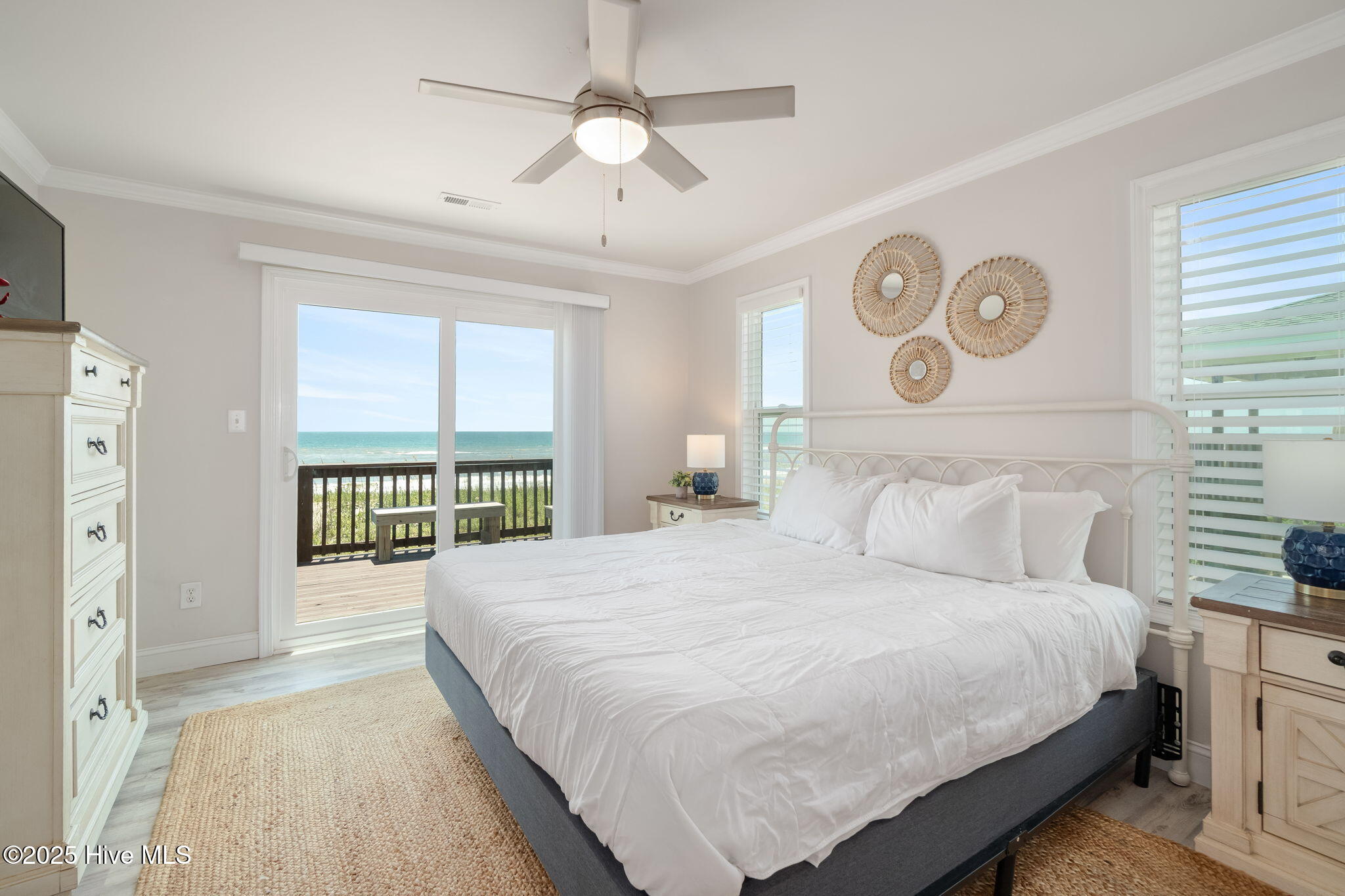 100520920 | Photo 11