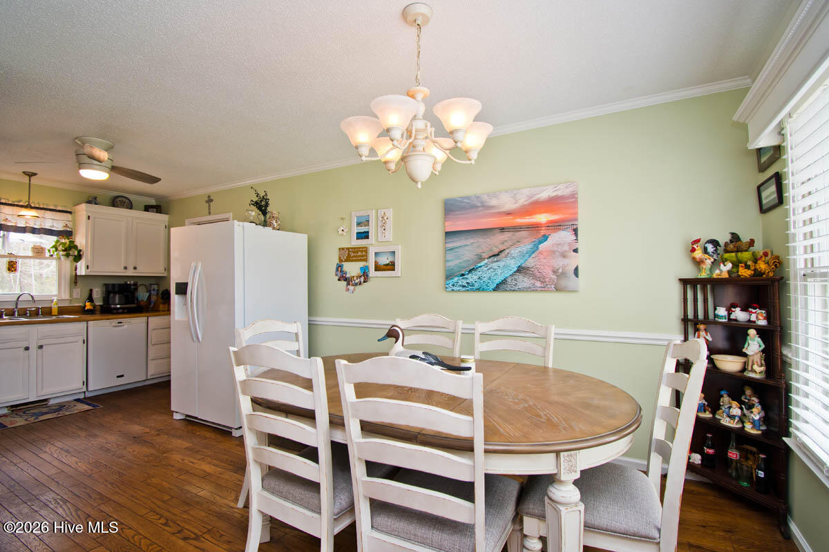 915 Sunset Boulevard,Newport