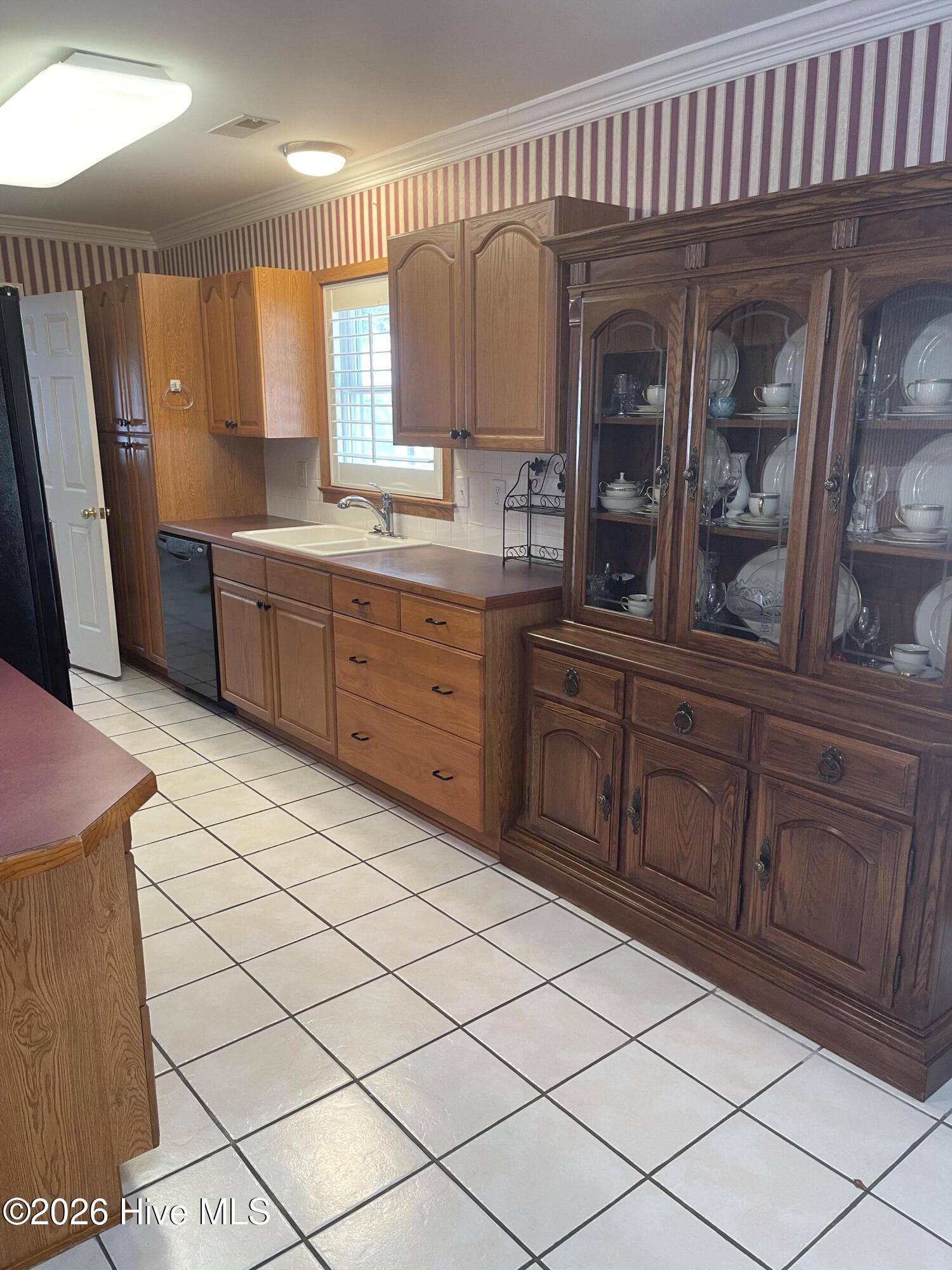 100567573 | Photo 12