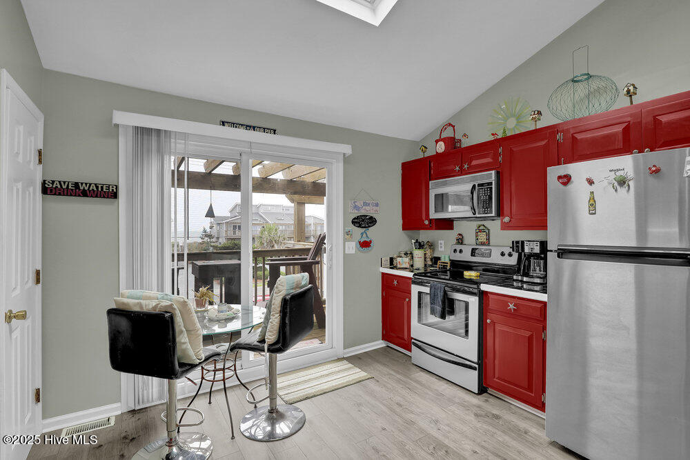 100513215 | Photo 18