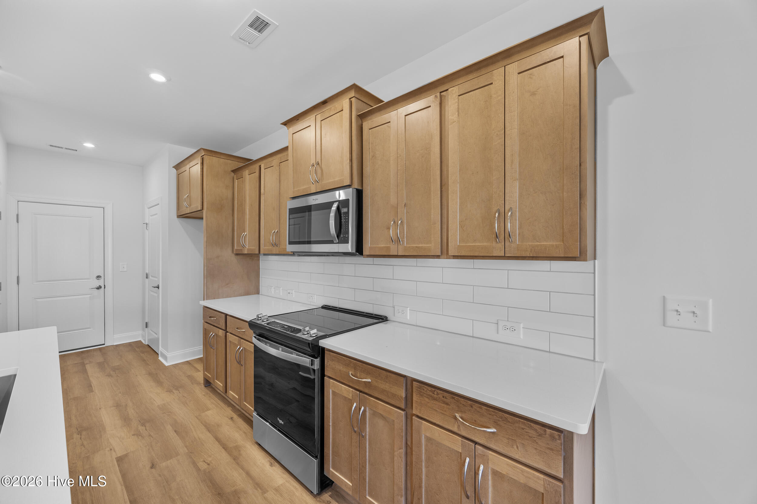 100527053 | Photo 28