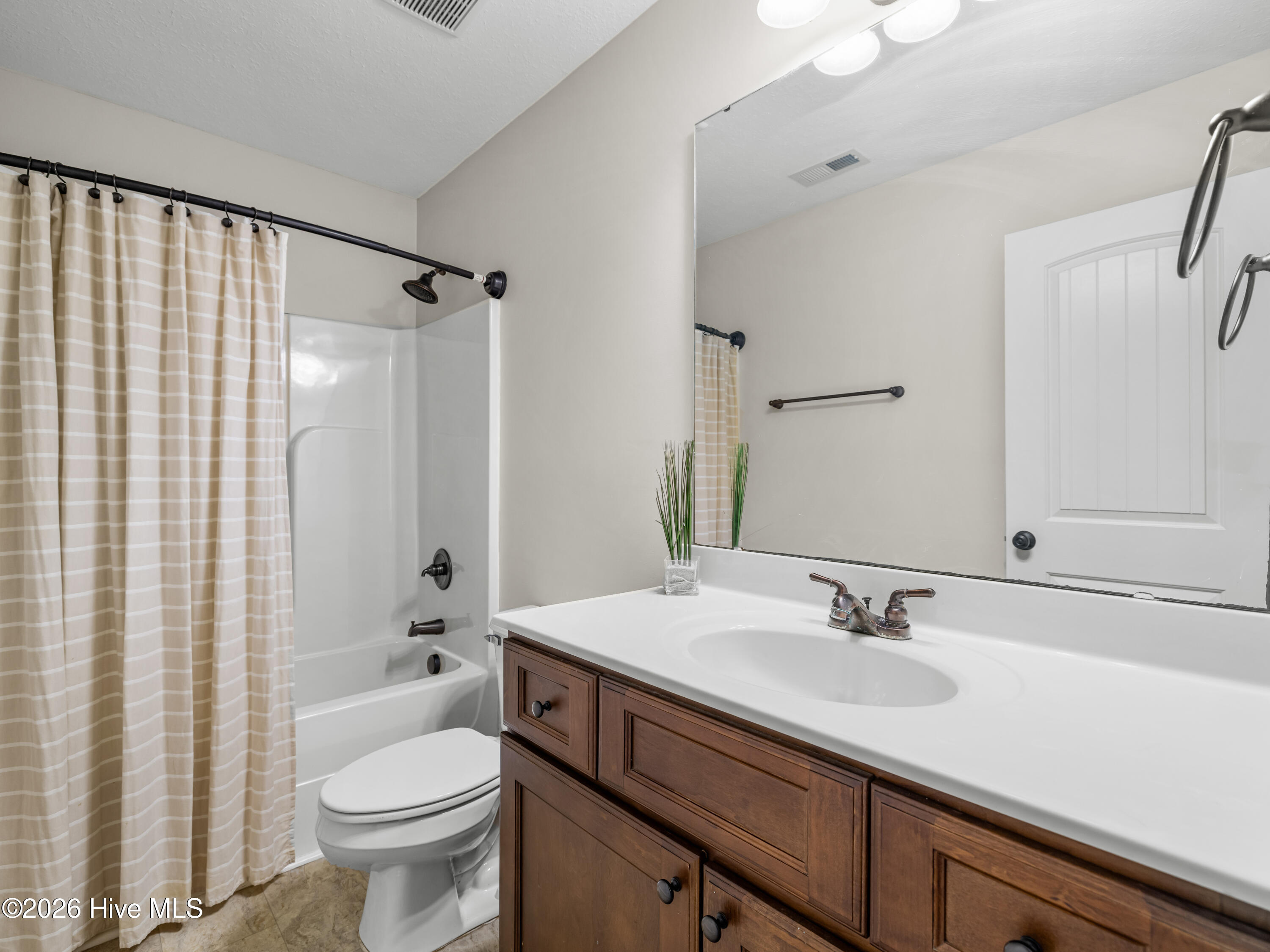 100554822 | Photo 39