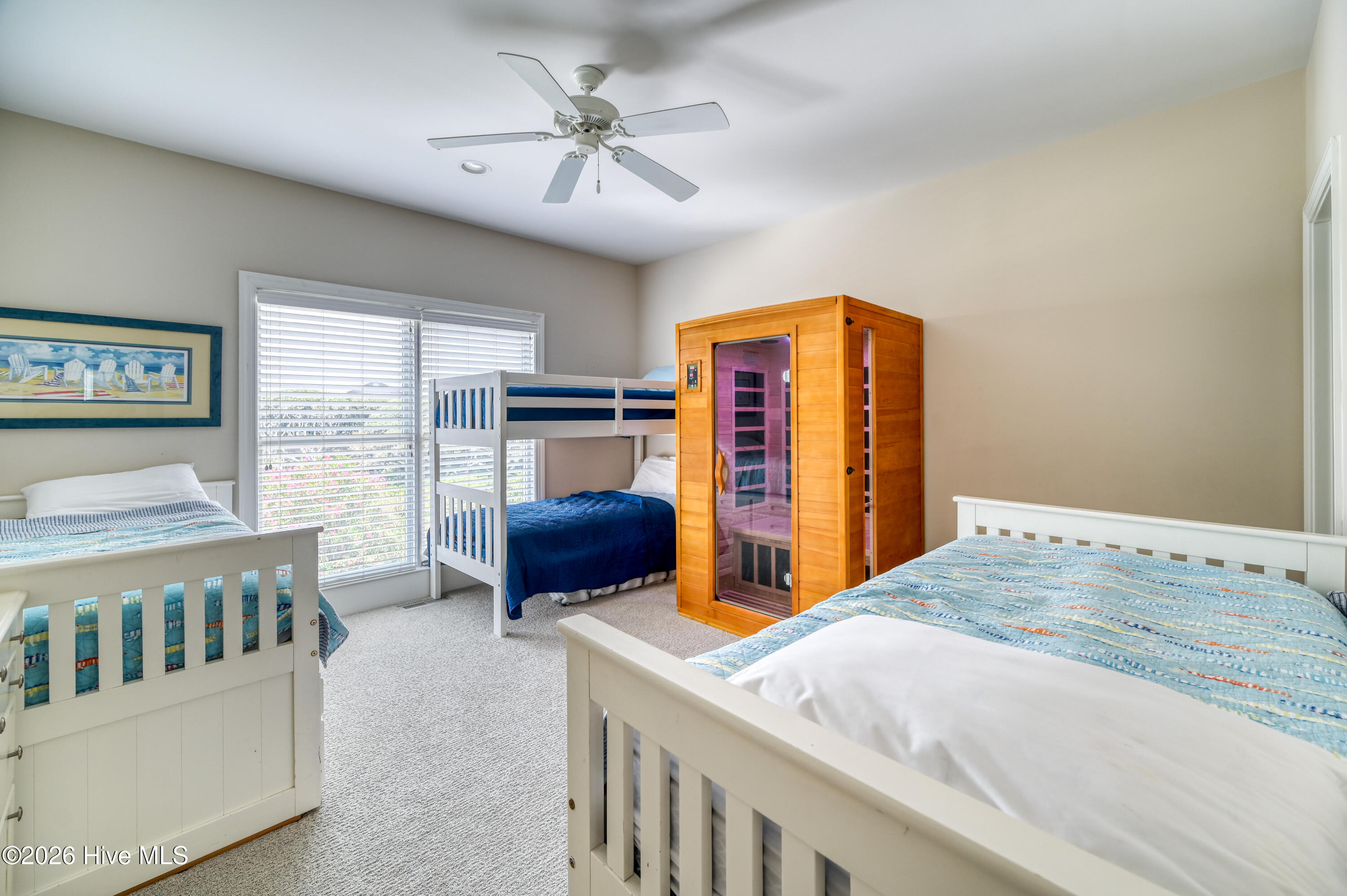 100567978 | Photo 27