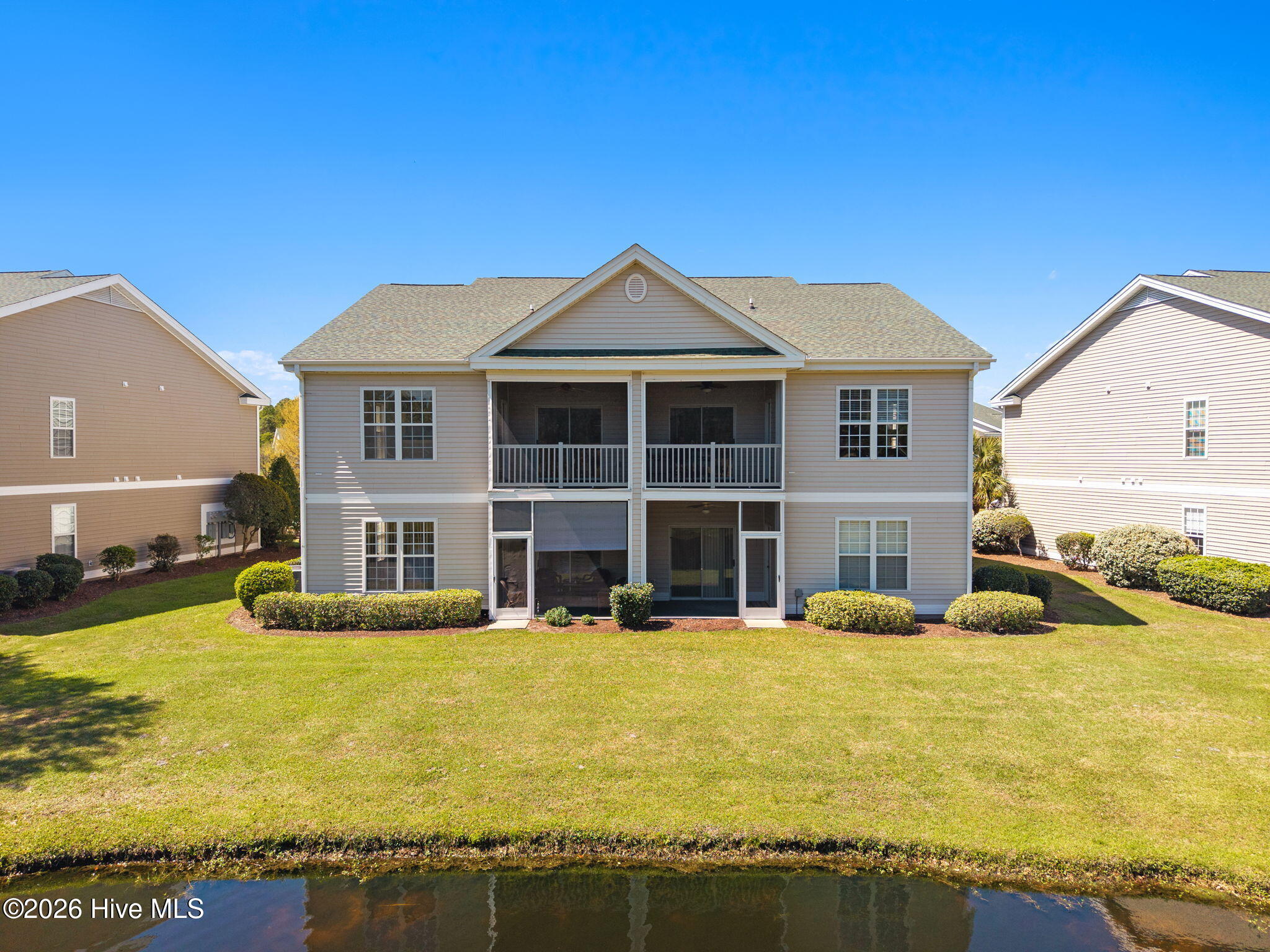 100569221 | Photo 35