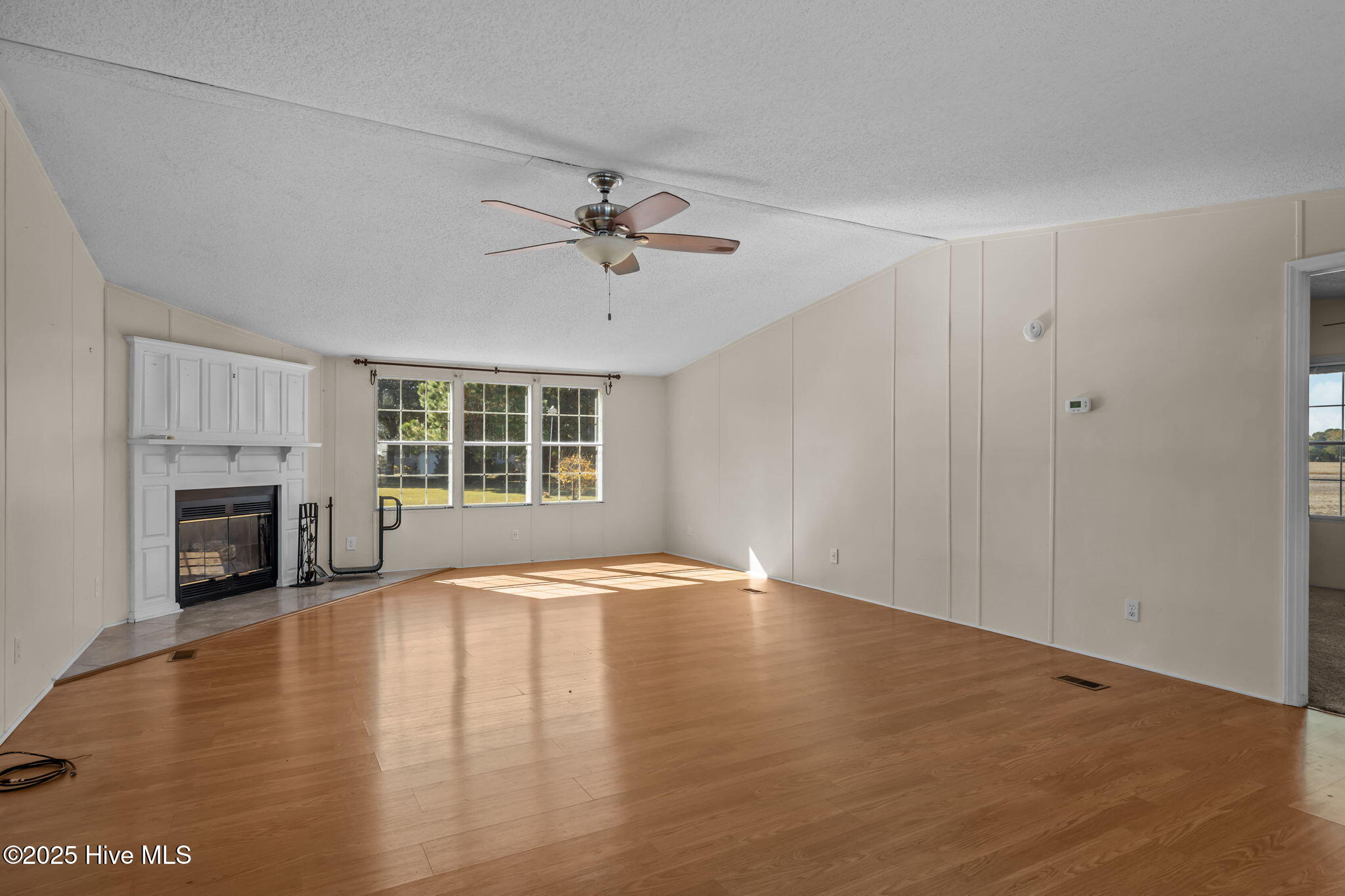 100540304 | Photo 36