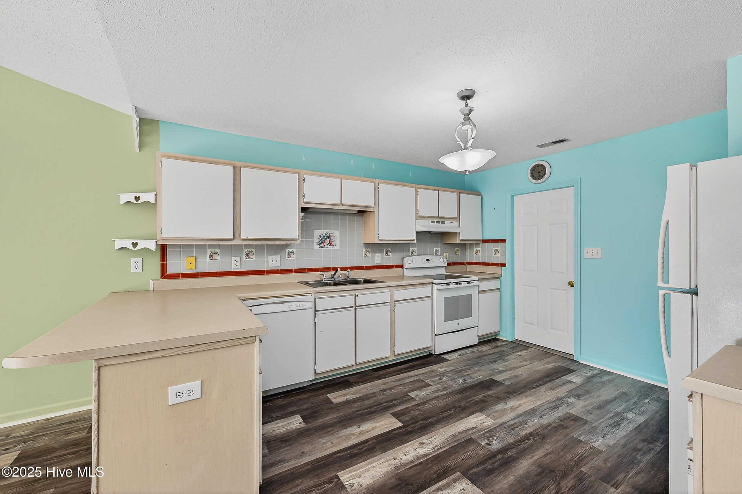 100543652 | Photo 10