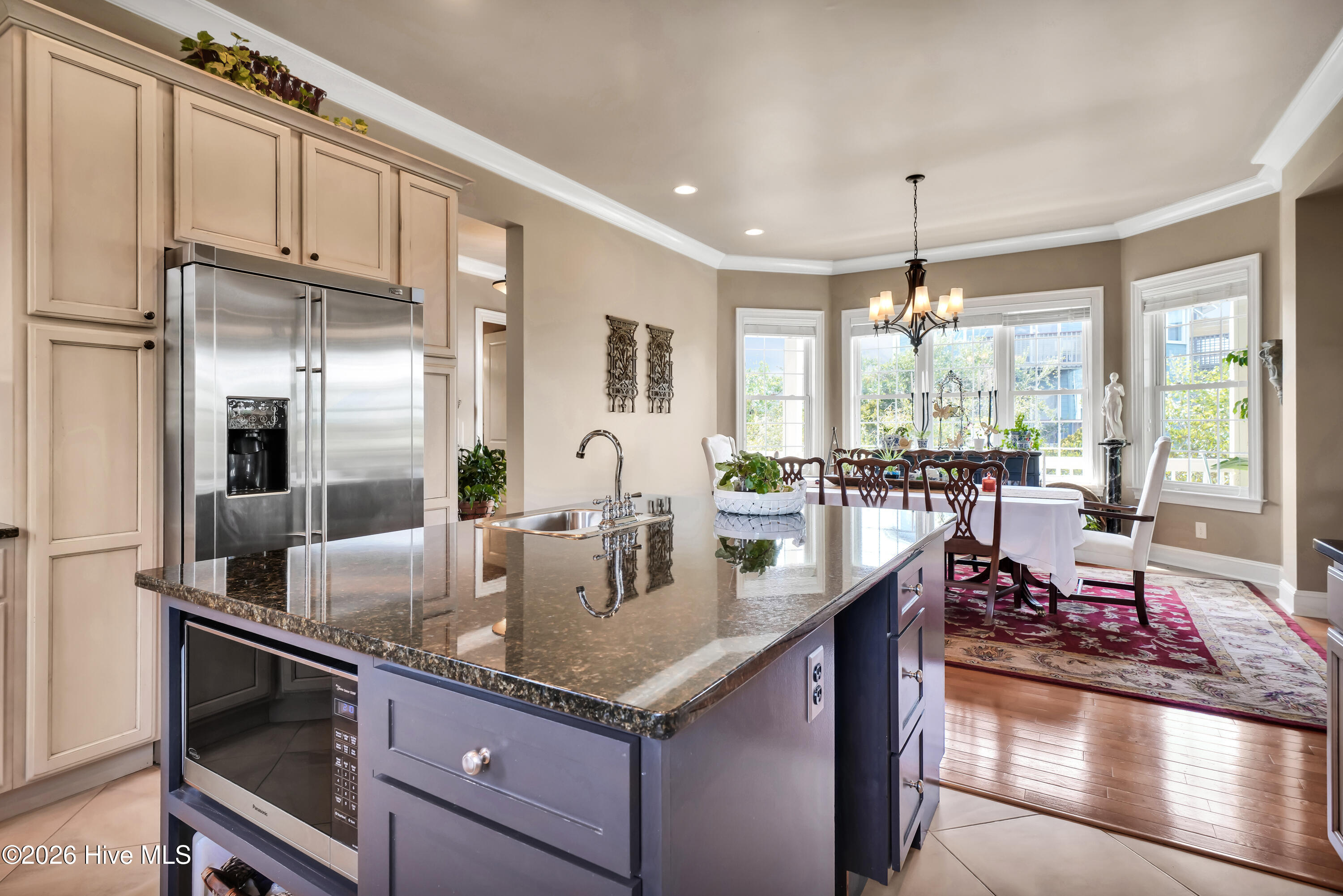 100564861 | Photo 34