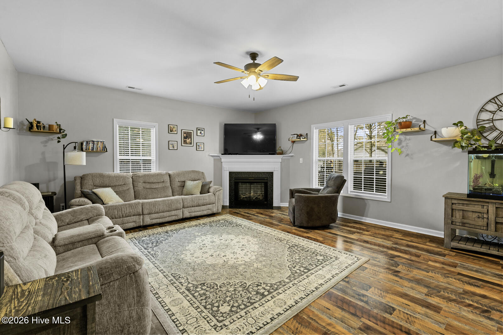 100563152 | Photo 16