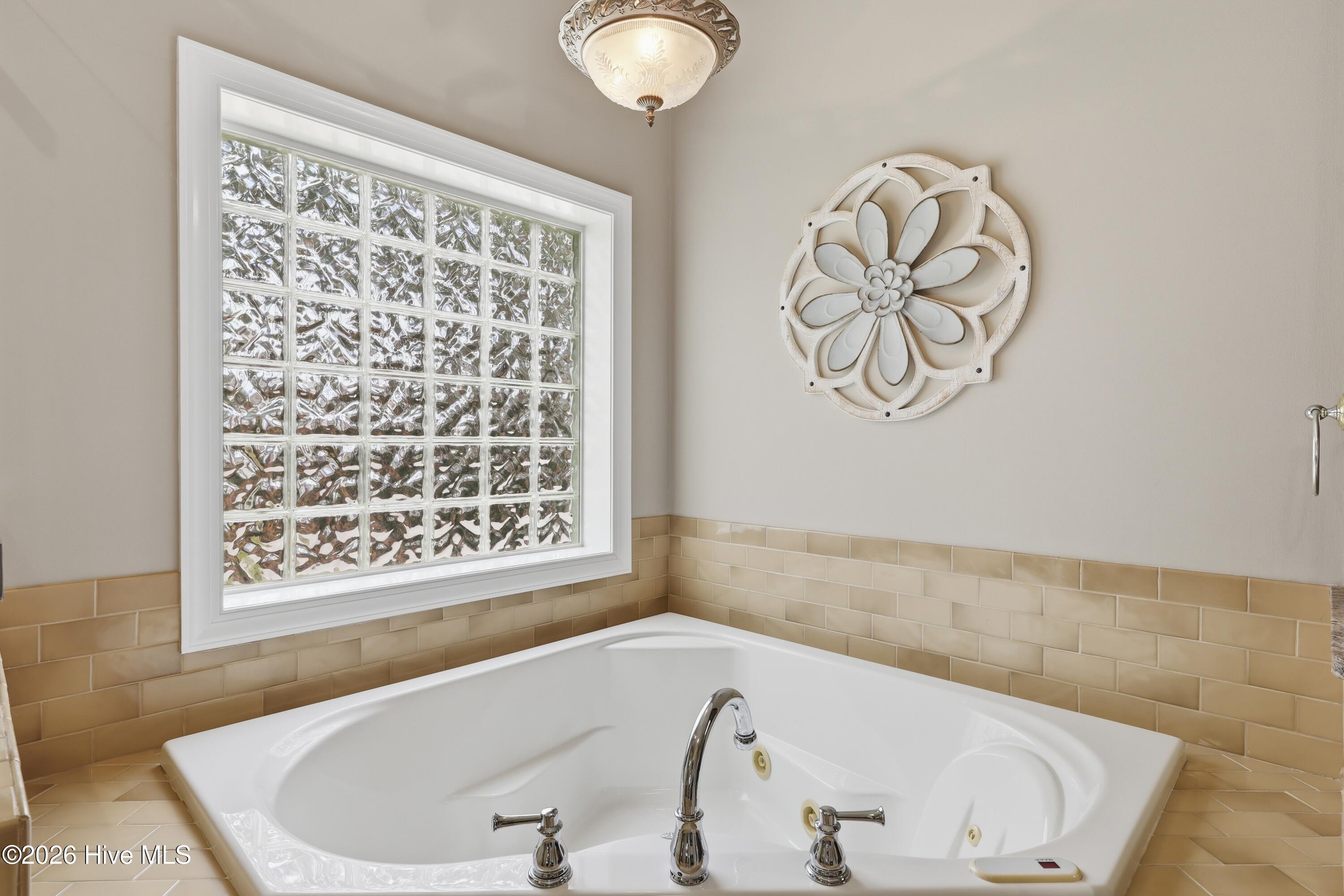 100558451 | Photo 34