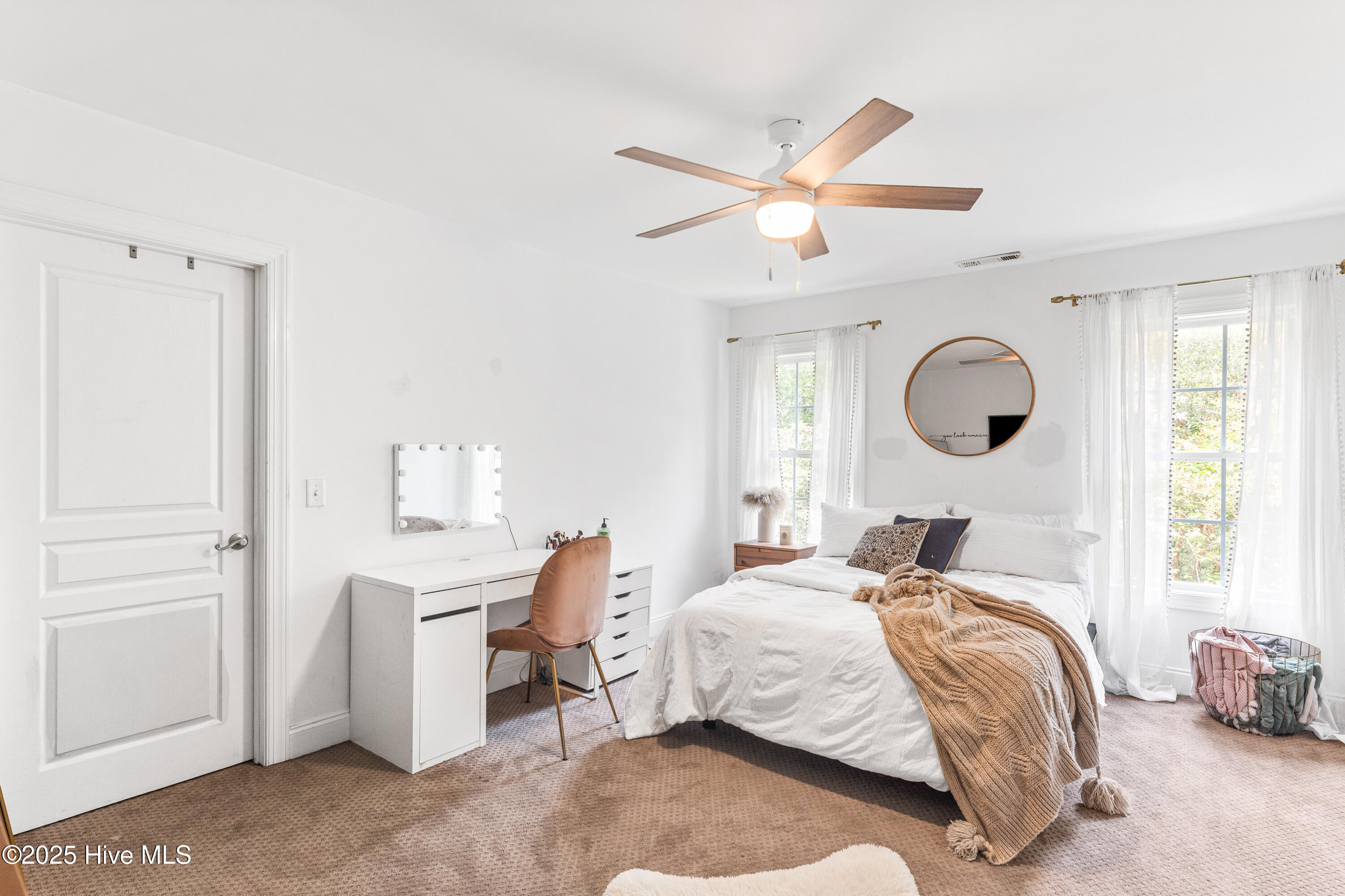 100520720 | Photo 25