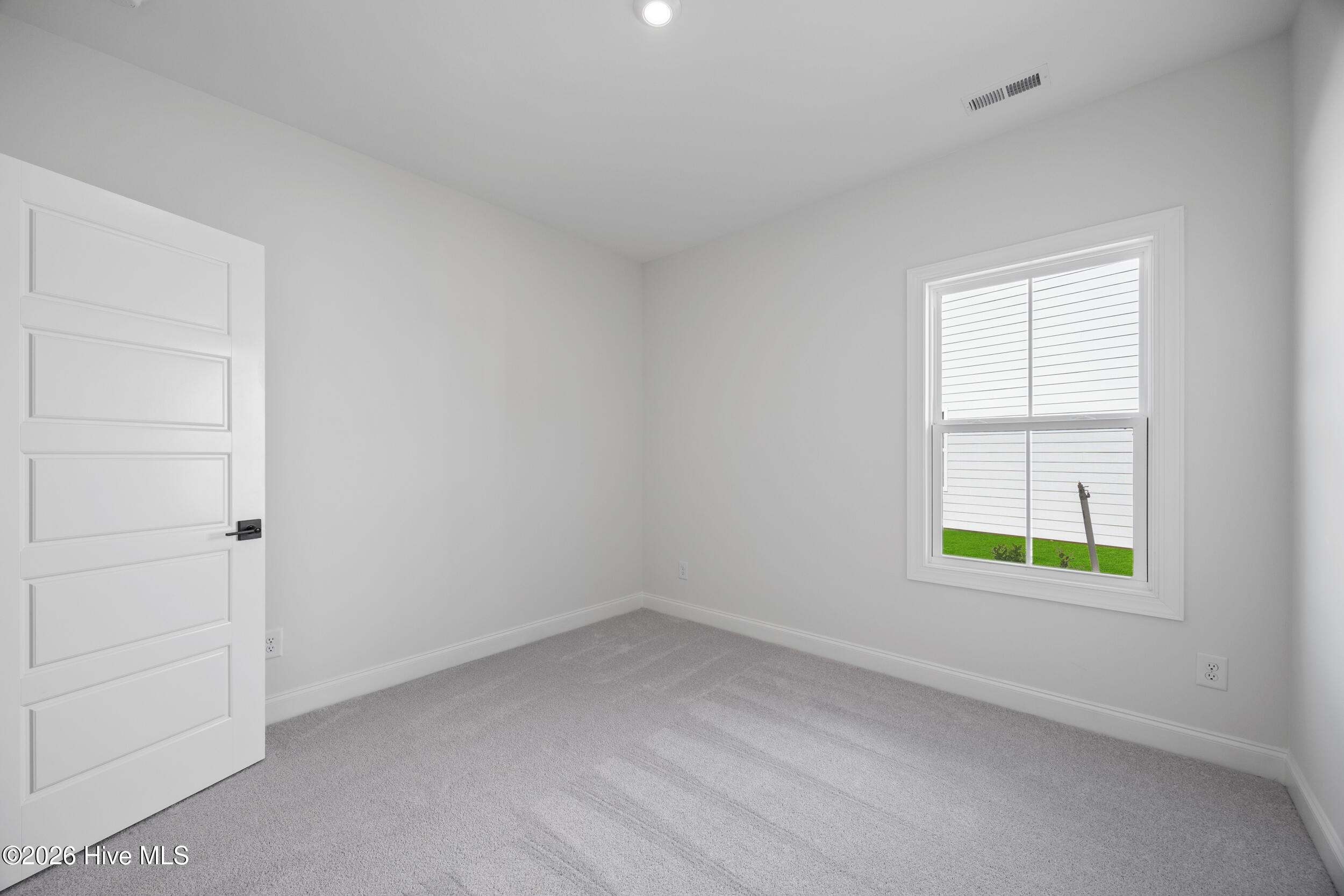 100533479 | Photo 18