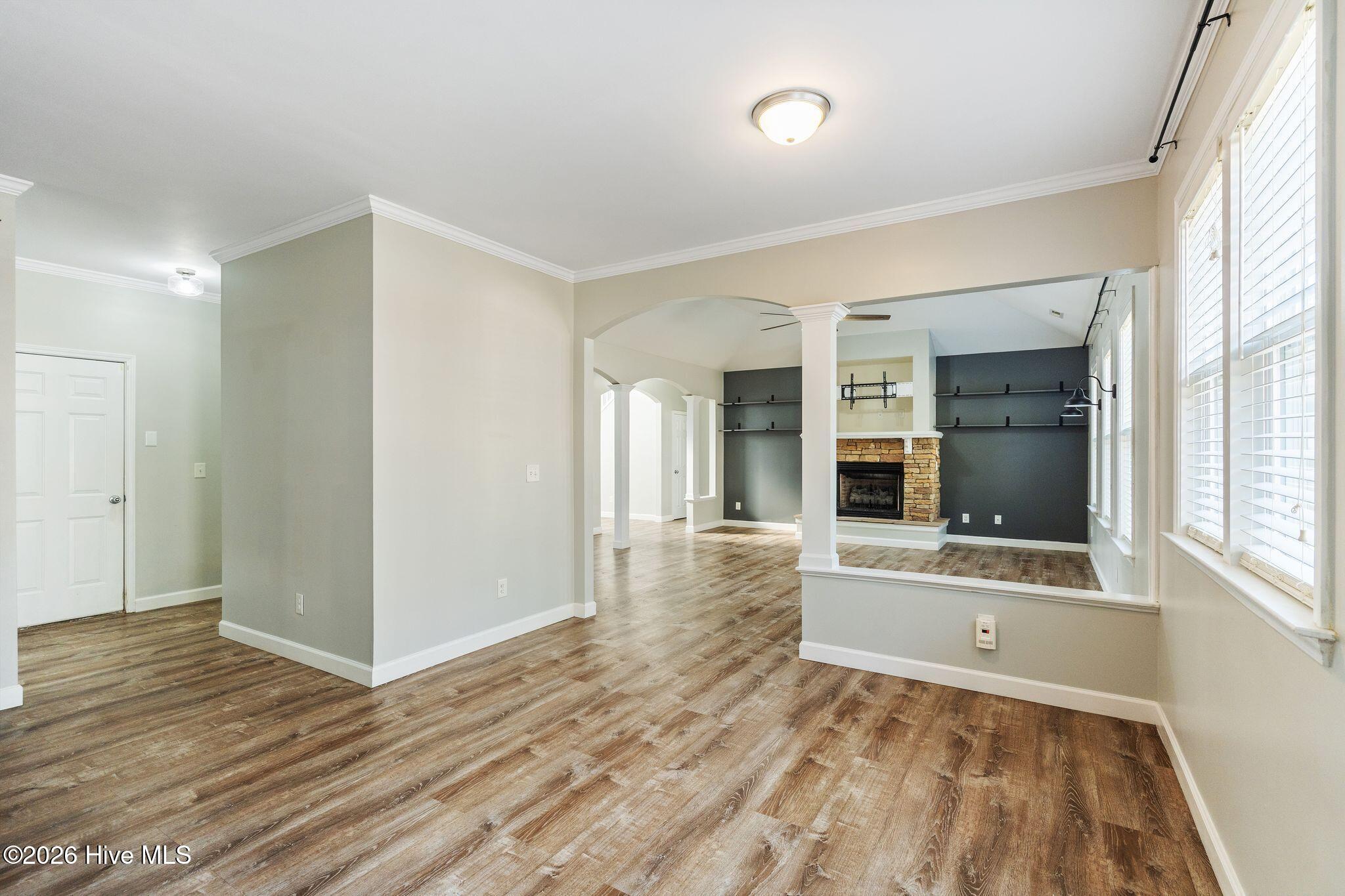 100558662 | Photo 30