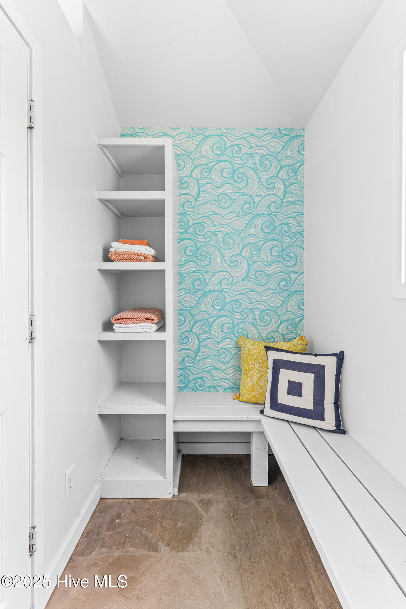 100489617 | Photo 41